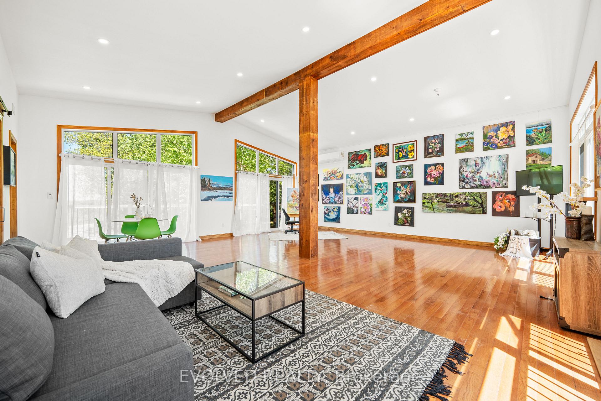 Photo 10 of 1336 Safari Road, Hamilton, Rural Flamborough — HOMEH