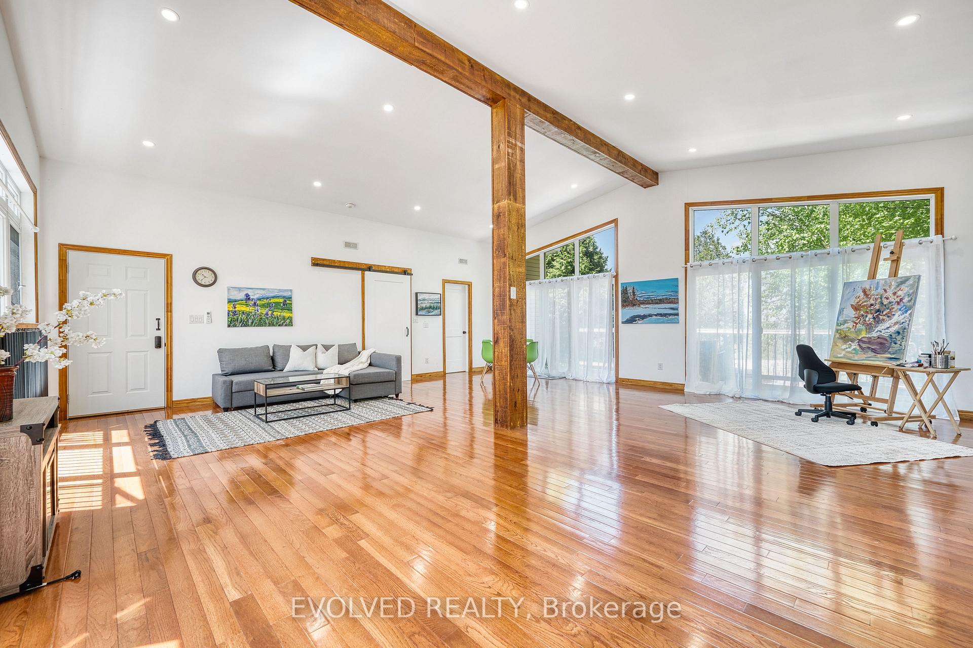 Photo 11 of 1336 Safari Road, Hamilton, Rural Flamborough — HOMEH