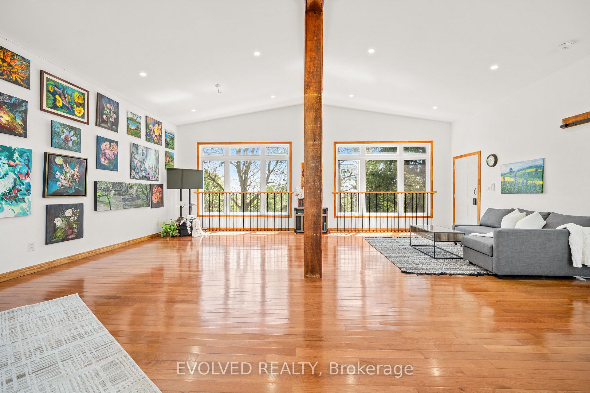 Photo 12 of 1336 Safari Road, Hamilton, Rural Flamborough — HOMEH