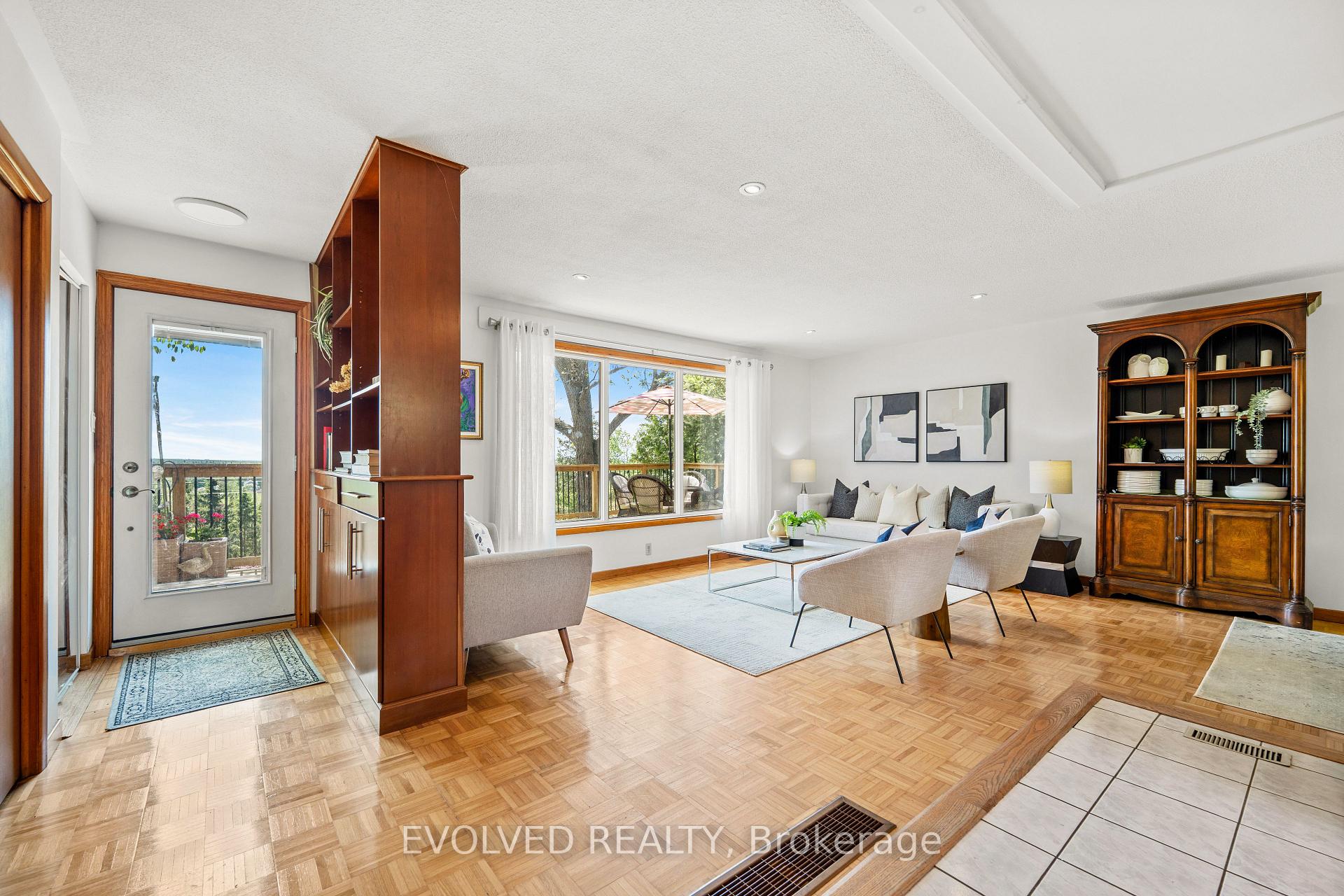 Photo 13 of 1336 Safari Road, Hamilton, Rural Flamborough — HOMEH