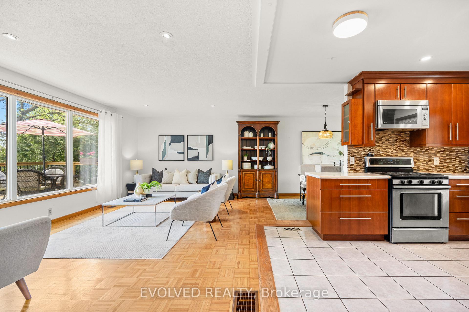 Photo 15 of 1336 Safari Road, Hamilton, Rural Flamborough — HOMEH