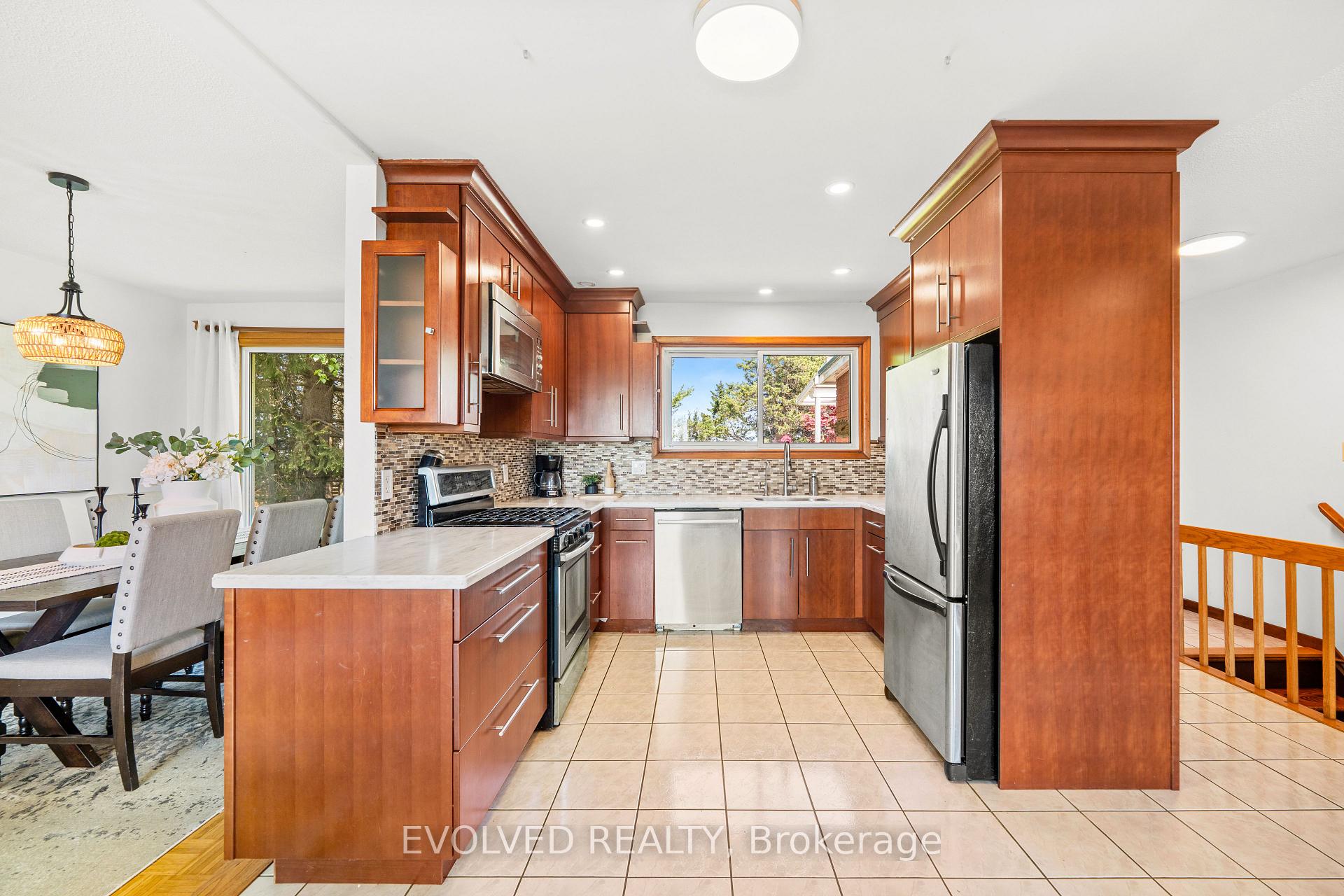 Photo 16 of 1336 Safari Road, Hamilton, Rural Flamborough — HOMEH