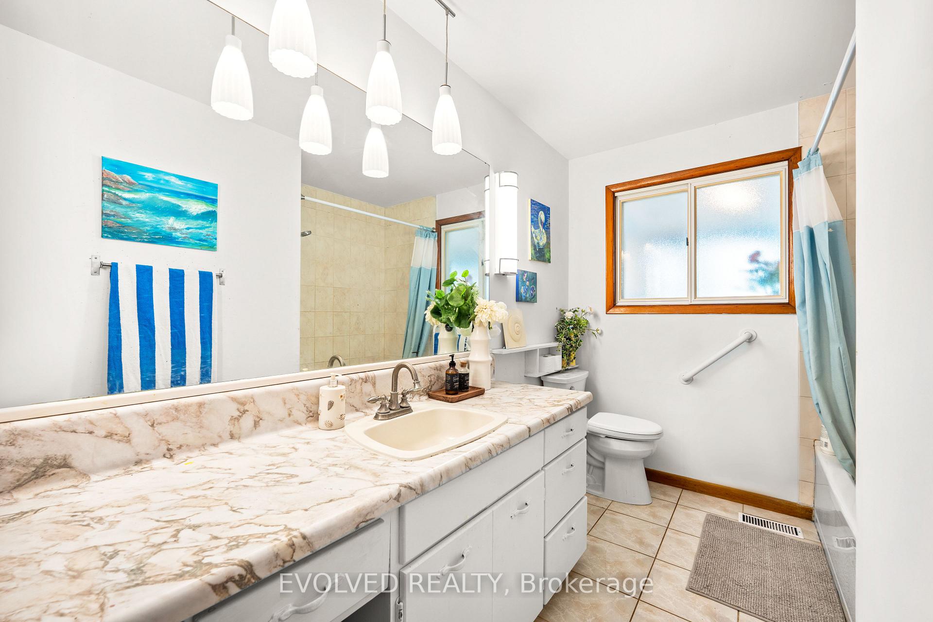 Photo 21 of 1336 Safari Road, Hamilton, Rural Flamborough — HOMEH