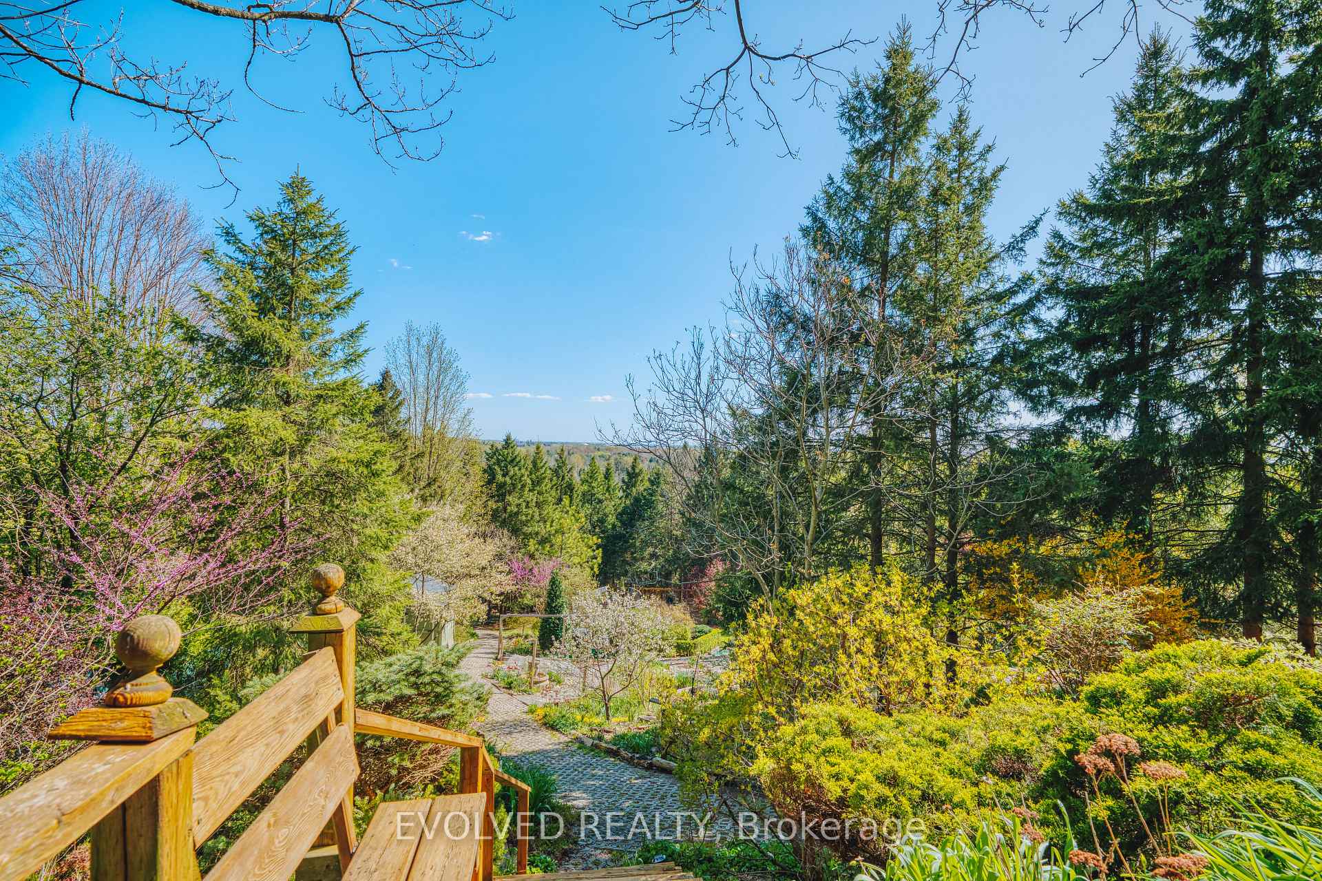Photo 42 of 1336 Safari Road, Hamilton, Rural Flamborough — HOMEH