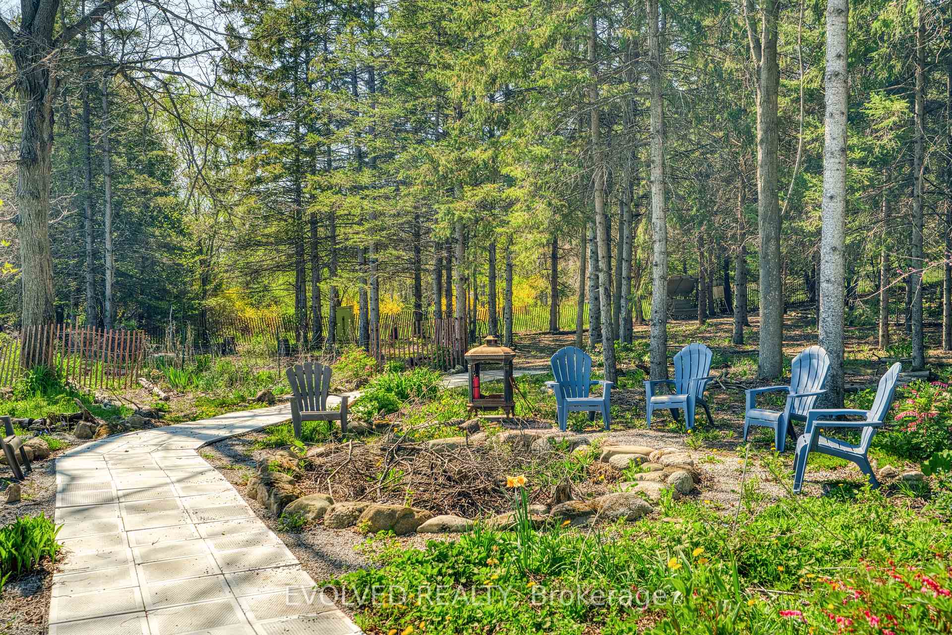 Photo 47 of 1336 Safari Road, Hamilton, Rural Flamborough — HOMEH