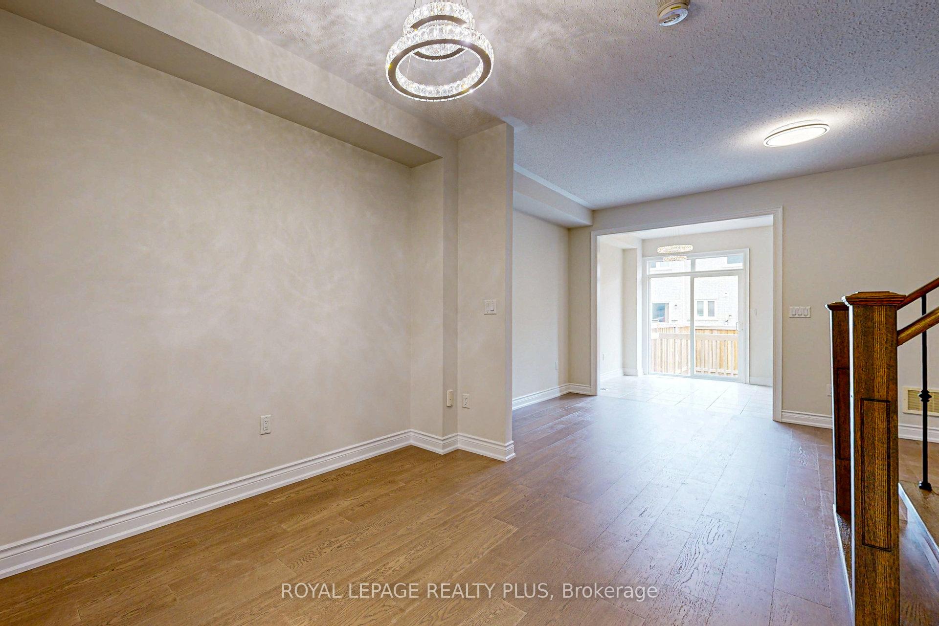 Photo 10 of 37 Teal Crest Circle, Brampton, Credit Valley — HOMEH