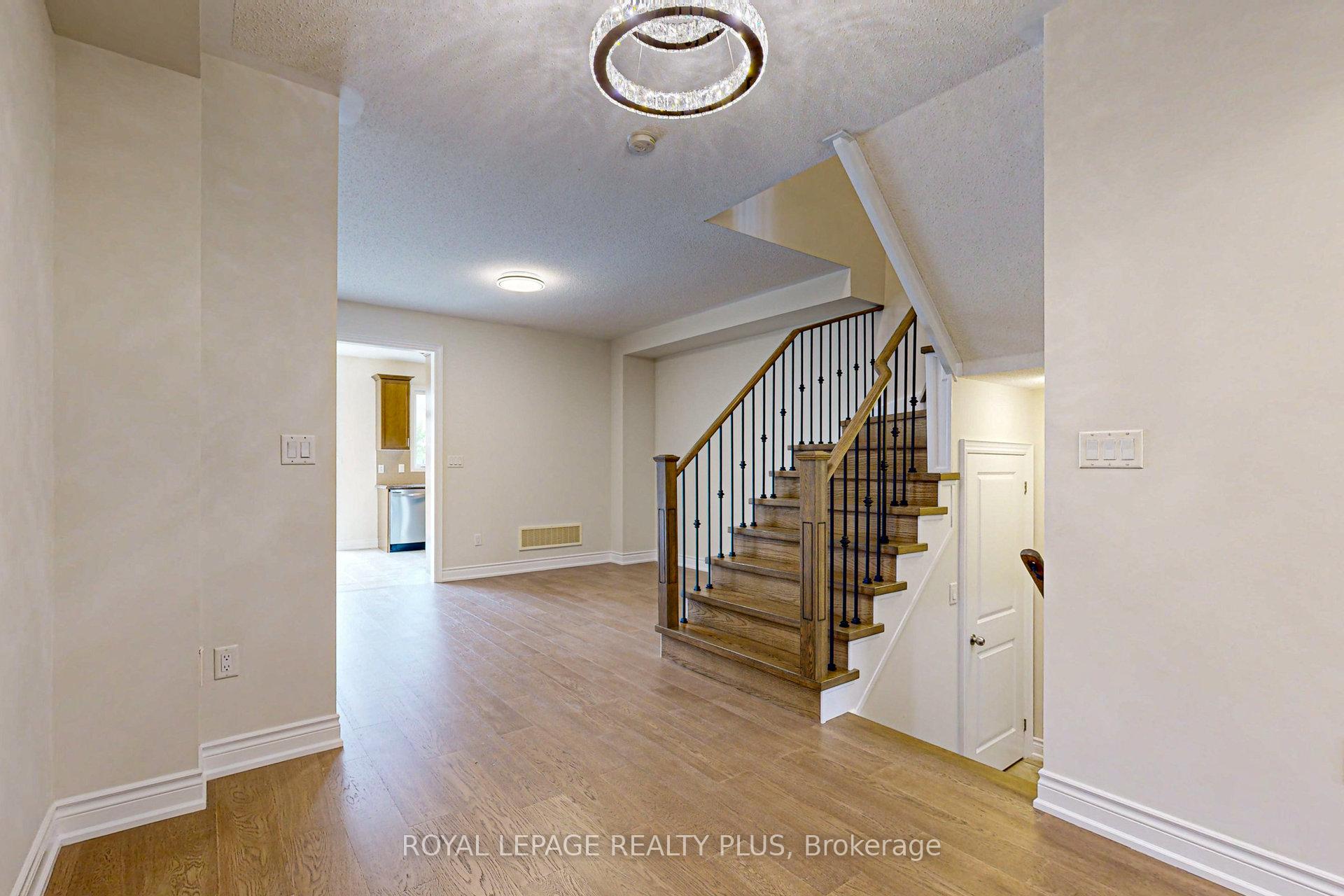 Photo 2 of 37 Teal Crest Circle, Brampton, Credit Valley — HOMEH