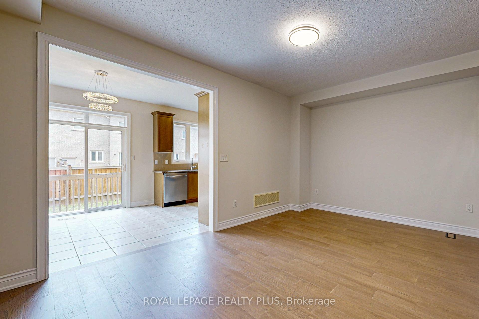 Photo 9 of 37 Teal Crest Circle, Brampton, Credit Valley — HOMEH