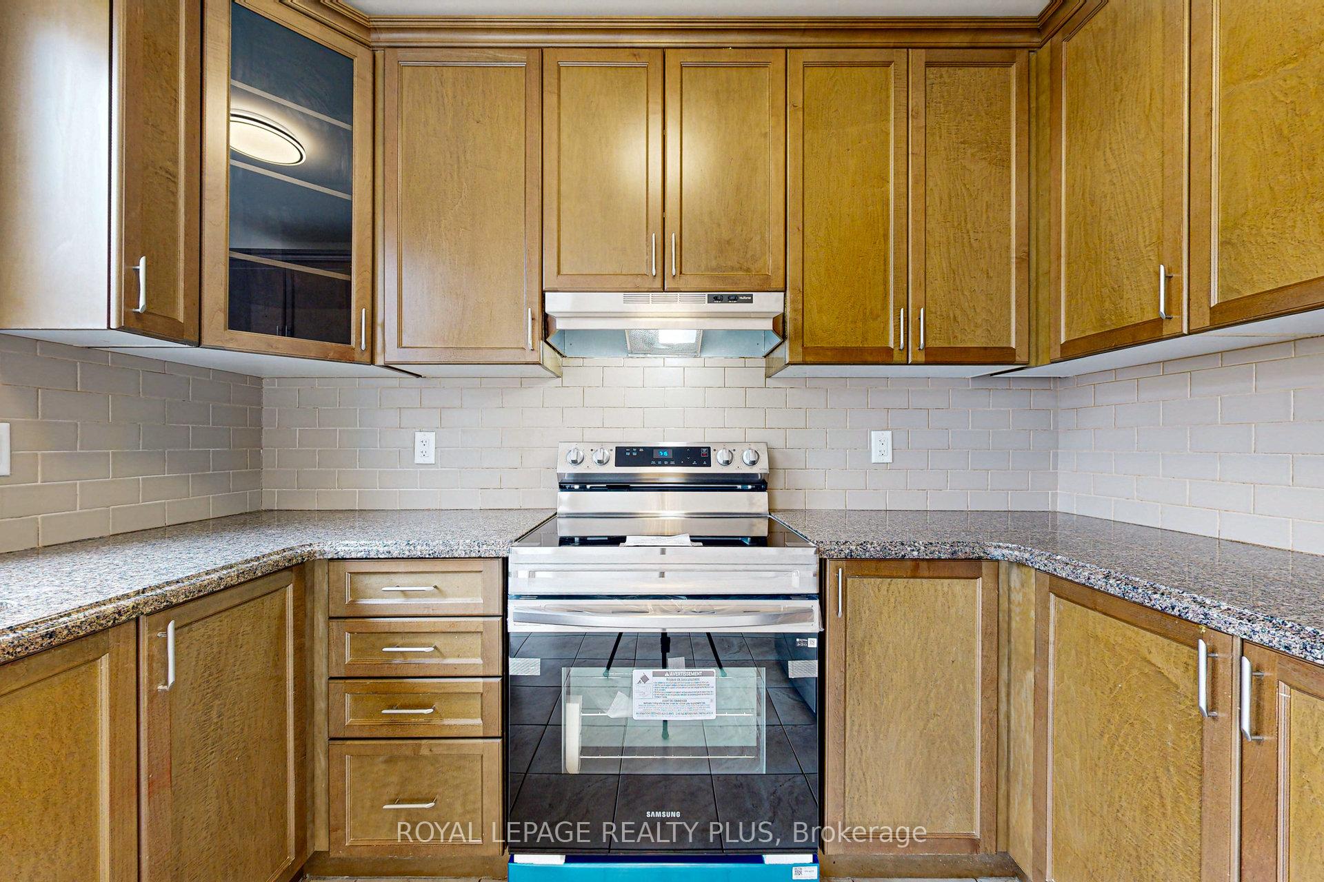 Photo 45 of 37 Teal Crest Circle, Brampton, Credit Valley — HOMEH