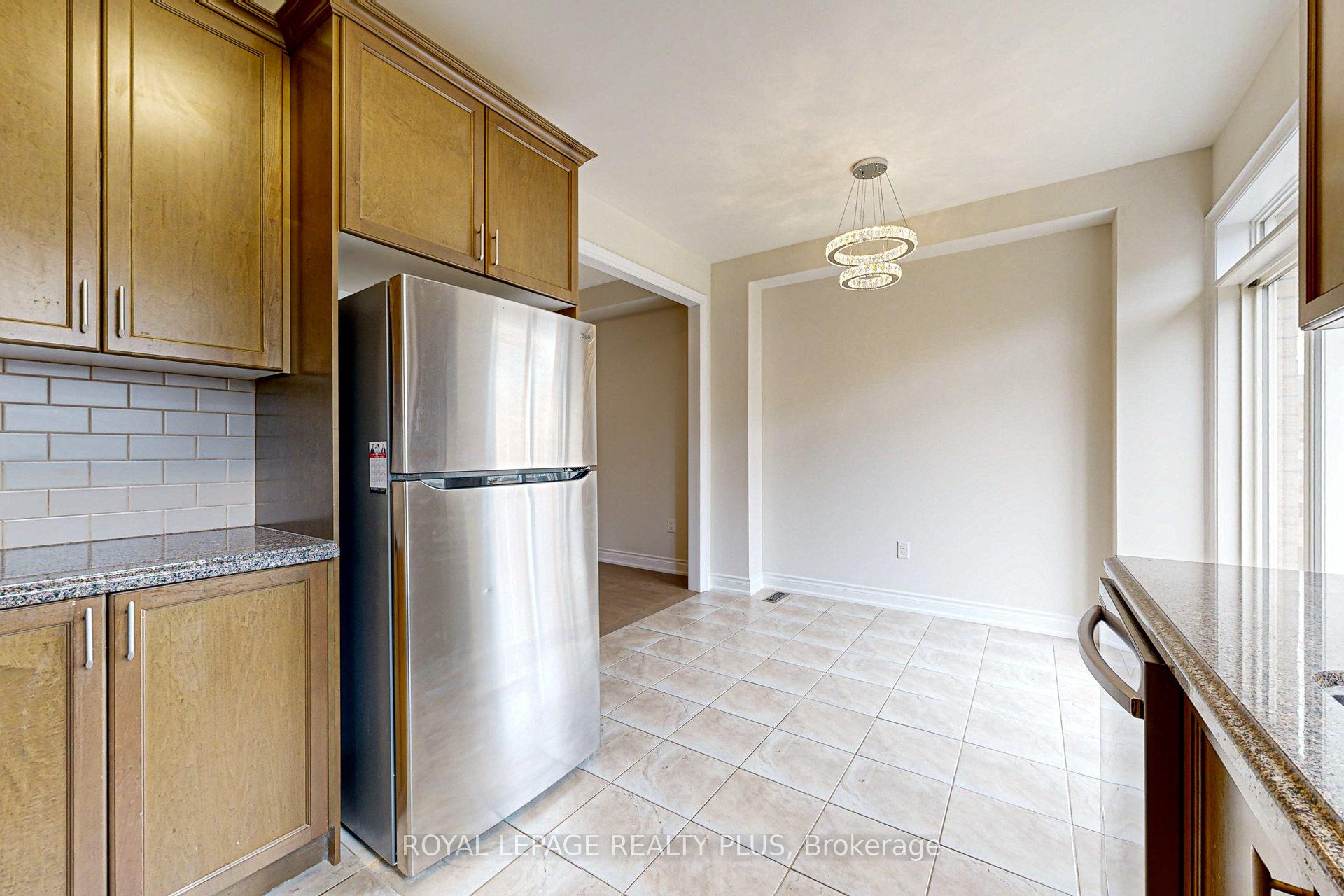 Photo 28 of 37 Teal Crest Circle, Brampton, Credit Valley — HOMEH