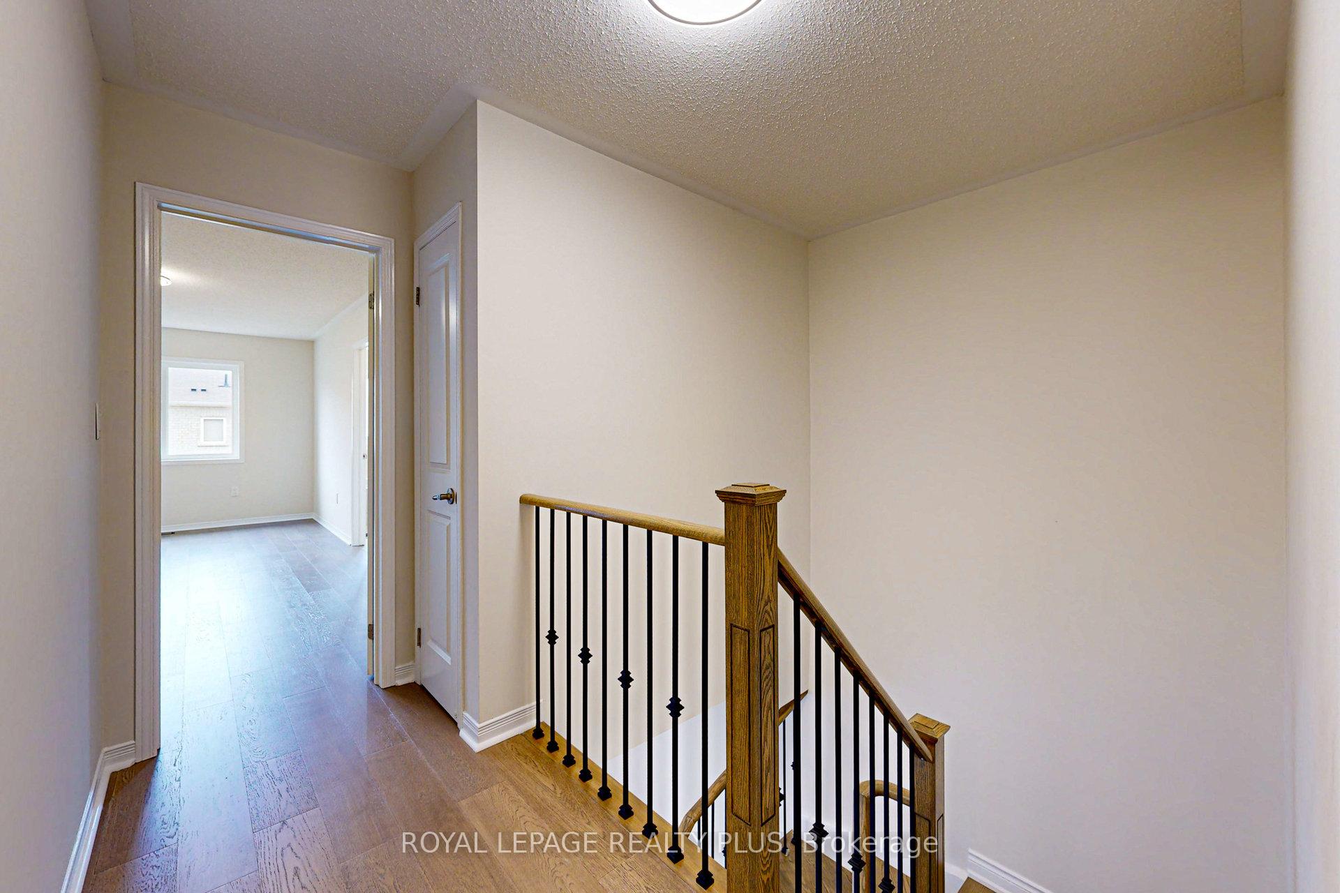Photo 15 of 37 Teal Crest Circle, Brampton, Credit Valley — HOMEH