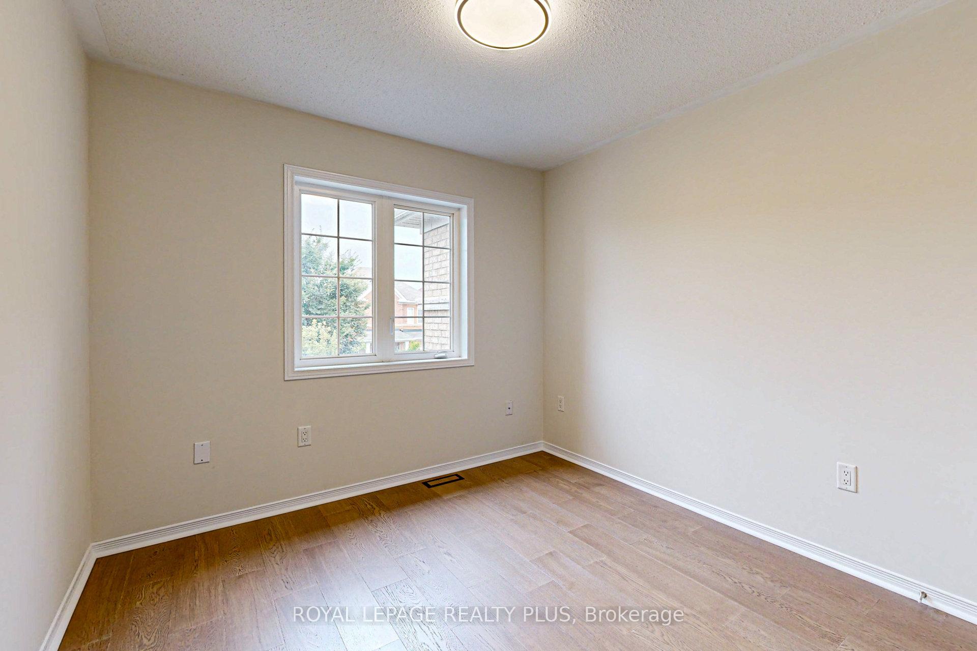 Photo 13 of 37 Teal Crest Circle, Brampton, Credit Valley — HOMEH