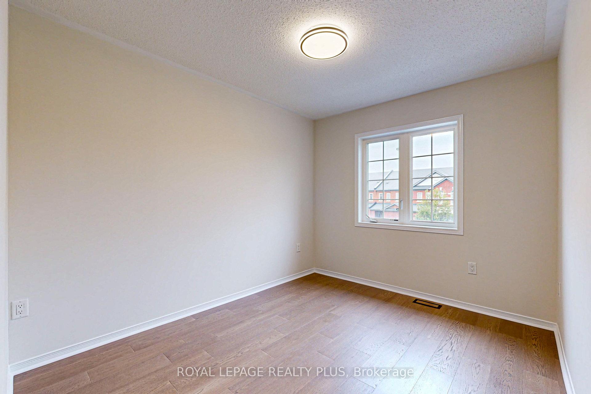 Photo 14 of 37 Teal Crest Circle, Brampton, Credit Valley — HOMEH