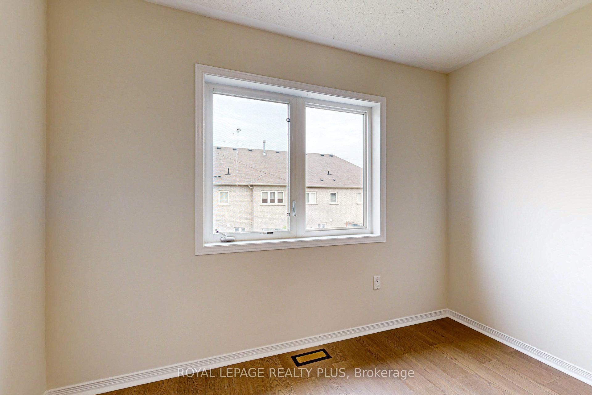 Photo 20 of 37 Teal Crest Circle, Brampton, Credit Valley — HOMEH