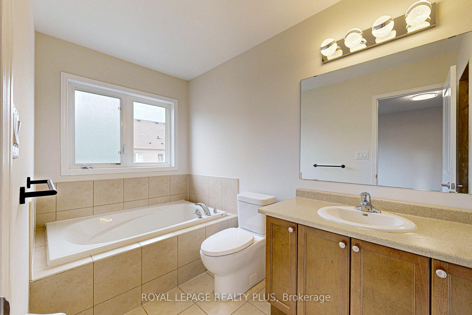 Photo 32 of 37 Teal Crest Circle, Brampton, Credit Valley — HOMEH