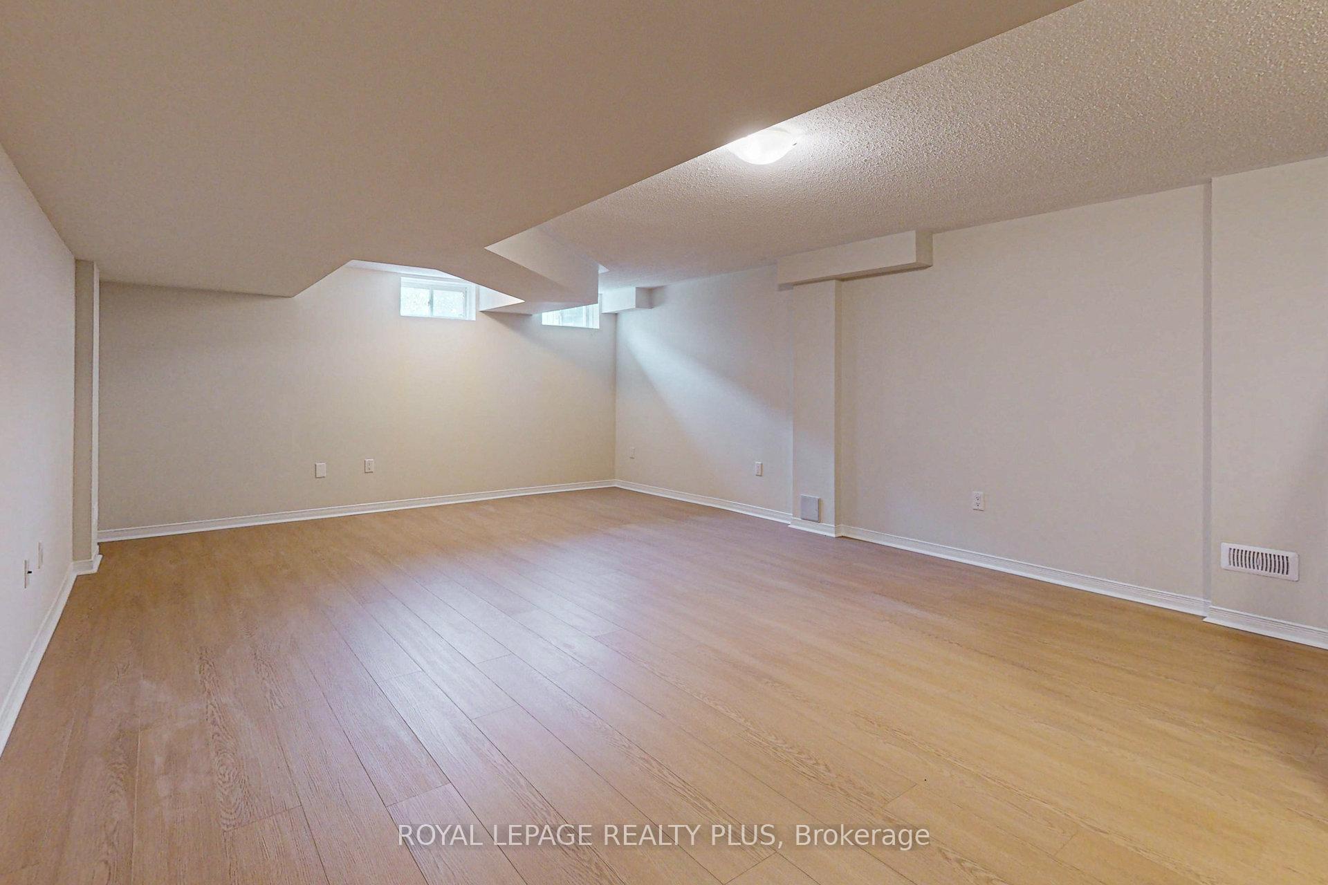 Photo 31 of 37 Teal Crest Circle, Brampton, Credit Valley — HOMEH