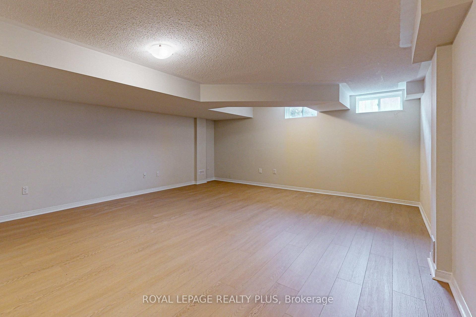Photo 30 of 37 Teal Crest Circle, Brampton, Credit Valley — HOMEH
