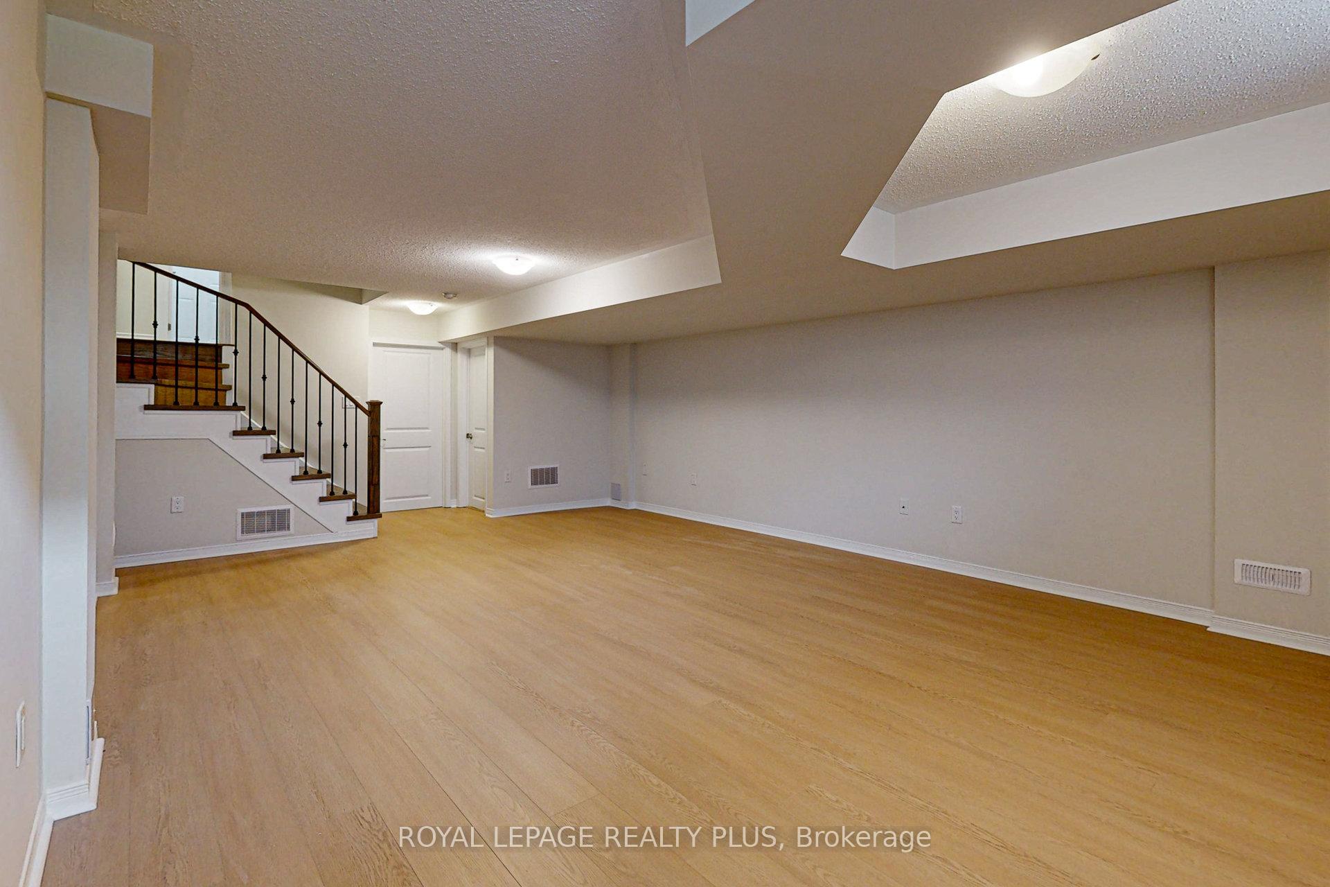 Photo 21 of 37 Teal Crest Circle, Brampton, Credit Valley — HOMEH