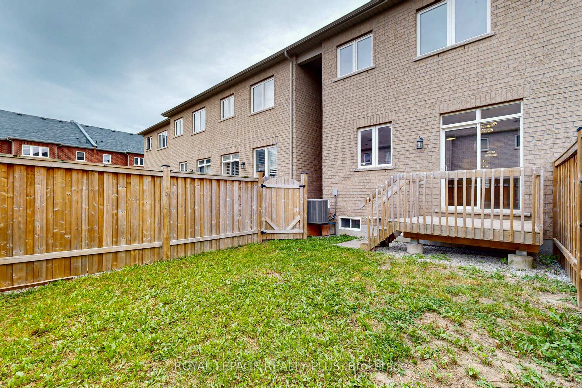 Photo 35 of 37 Teal Crest Circle, Brampton, Credit Valley — HOMEH