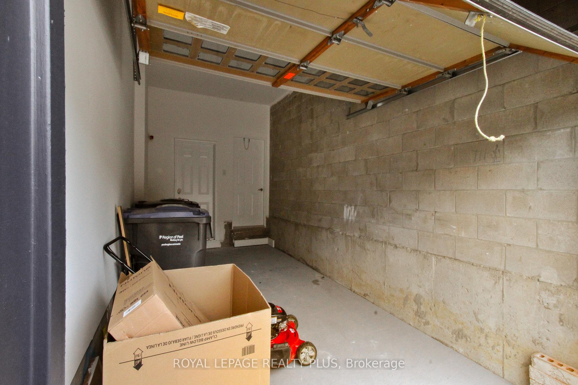 Photo 36 of 37 Teal Crest Circle, Brampton, Credit Valley — HOMEH