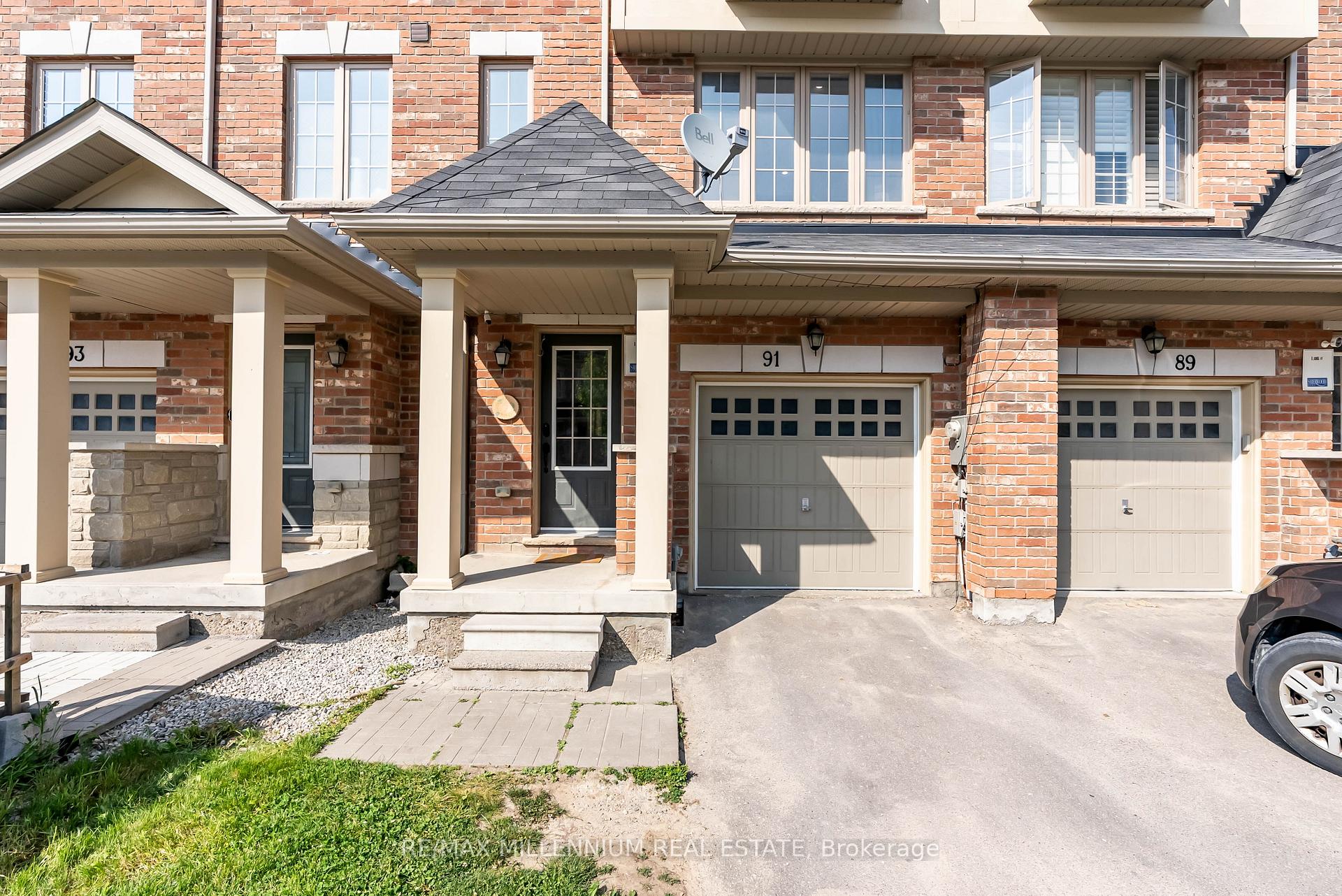 Photo 12 of 91 New Pines Trail, Brampton, Heart Lake East — HOMEH