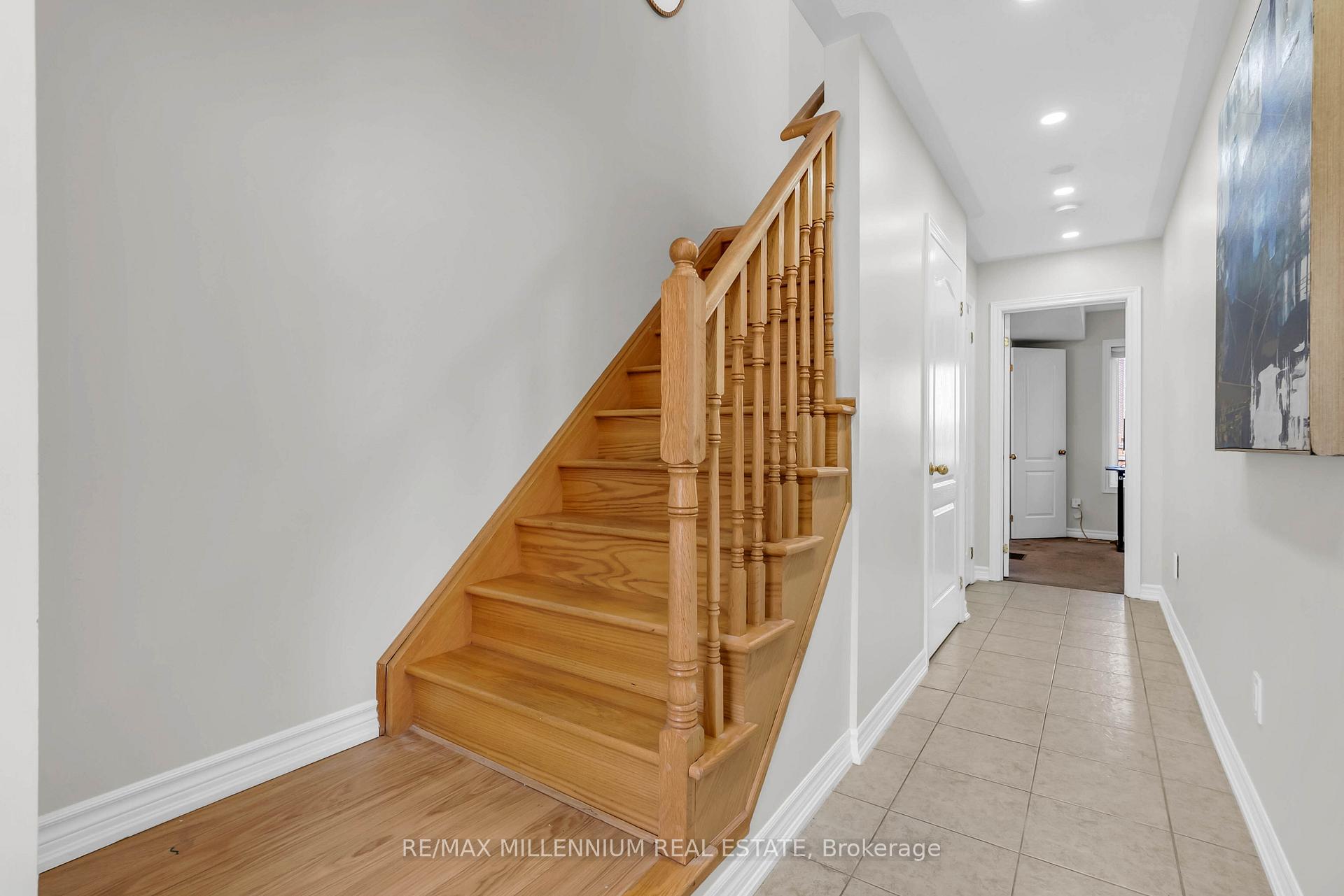 Photo 19 of 91 New Pines Trail, Brampton, Heart Lake East — HOMEH