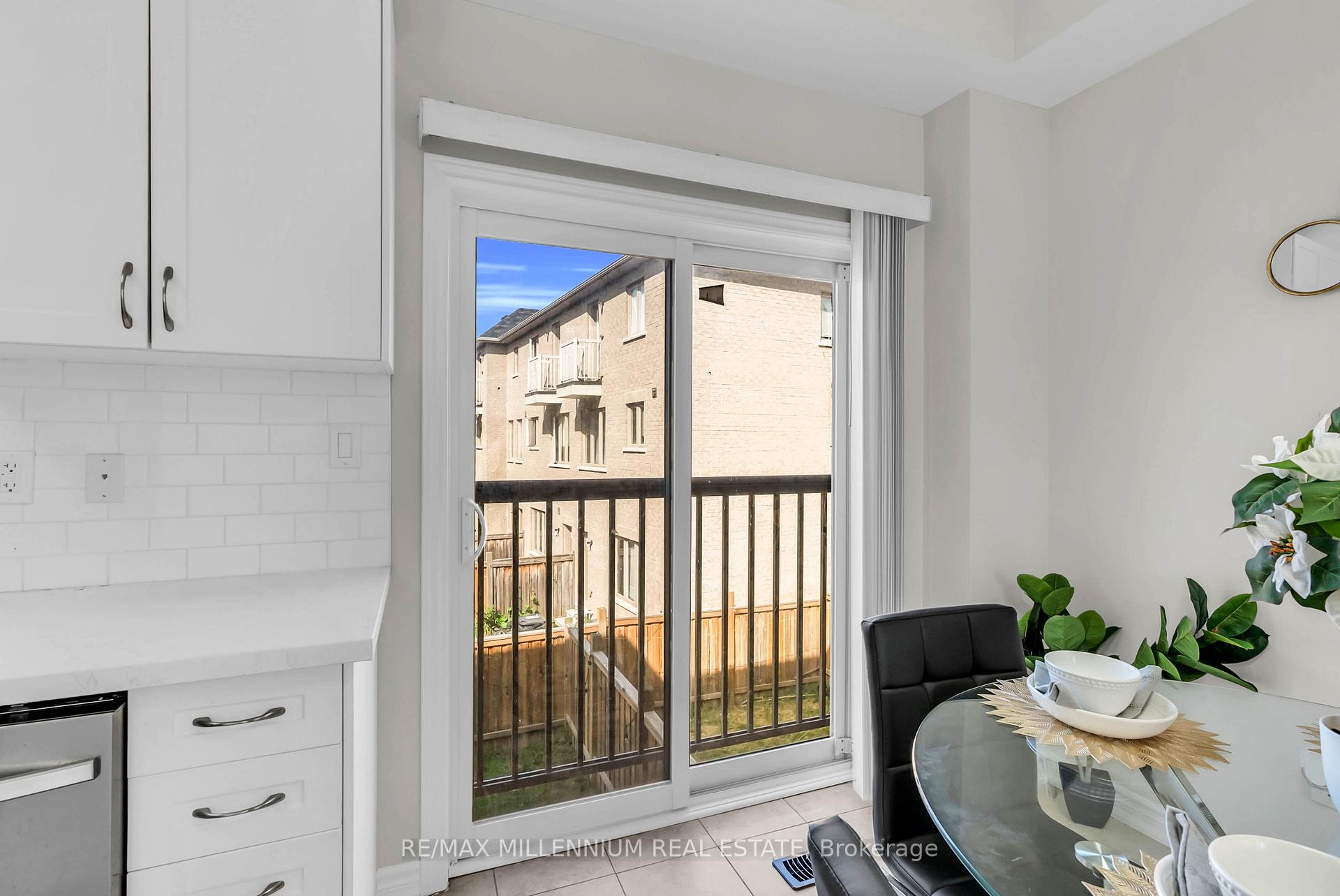 Photo 16 of 91 New Pines Trail, Brampton, Heart Lake East — HOMEH