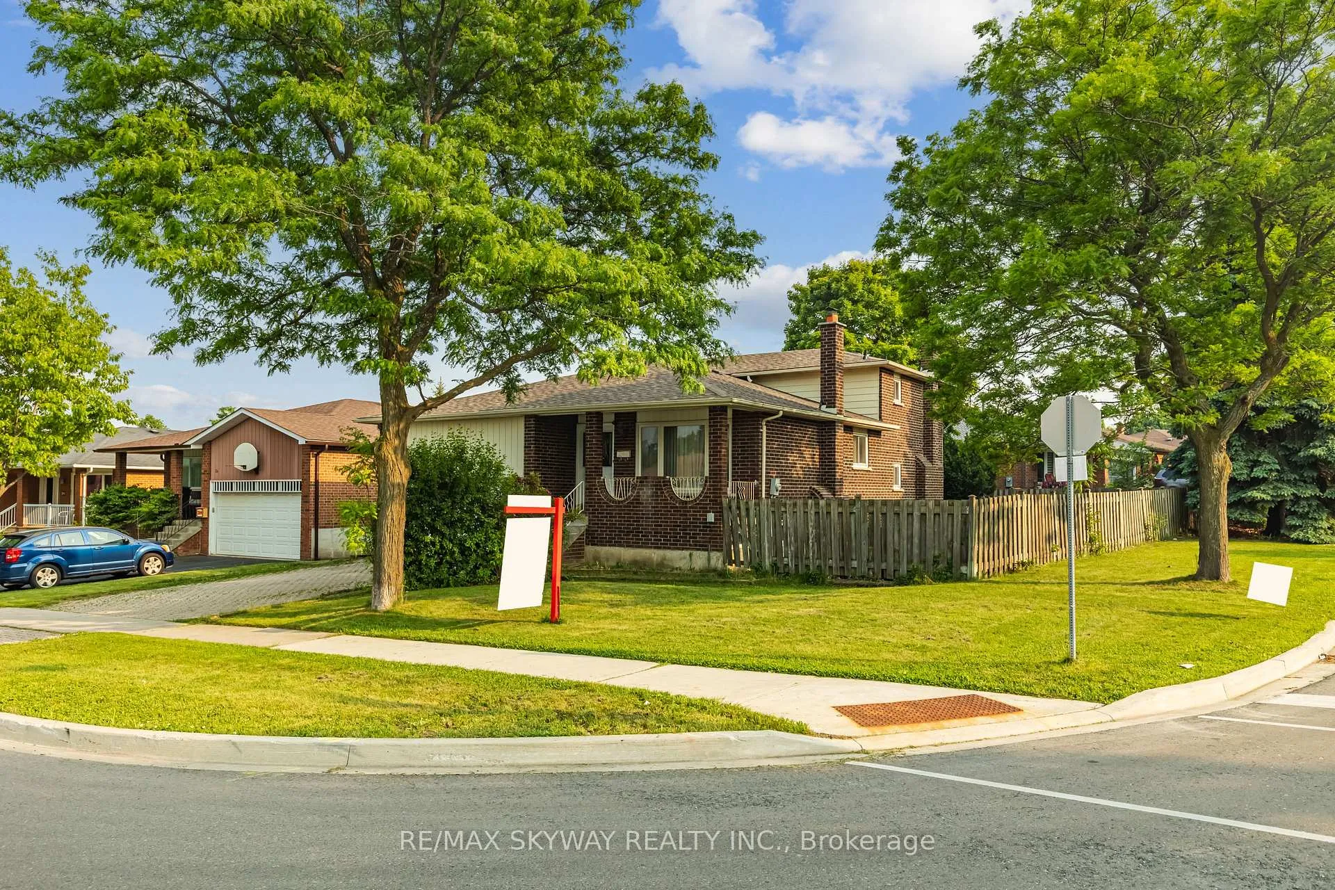 Photo 3 of 32 Maitland Street, Brampton, Central Park — HOMEH