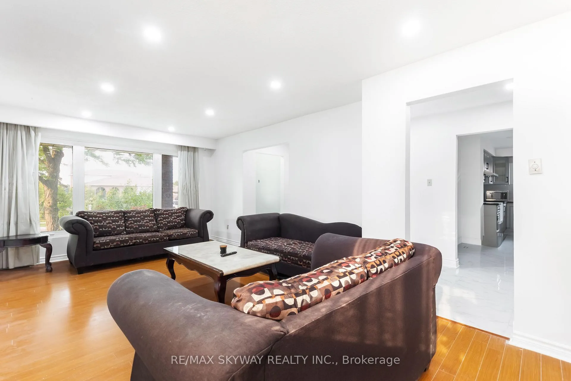 Photo 10 of 32 Maitland Street, Brampton, Central Park — HOMEH