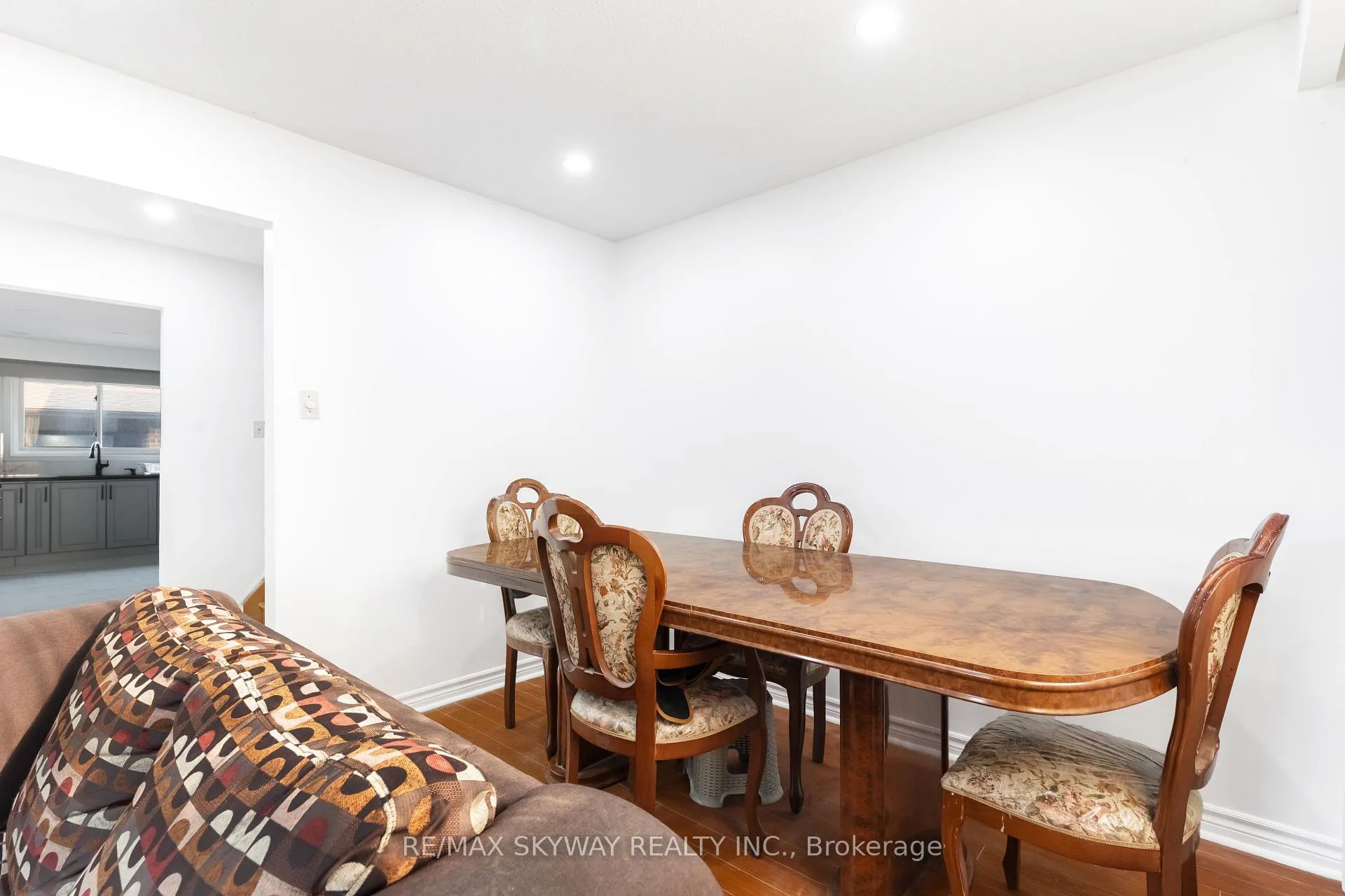 Photo 11 of 32 Maitland Street, Brampton, Central Park — HOMEH