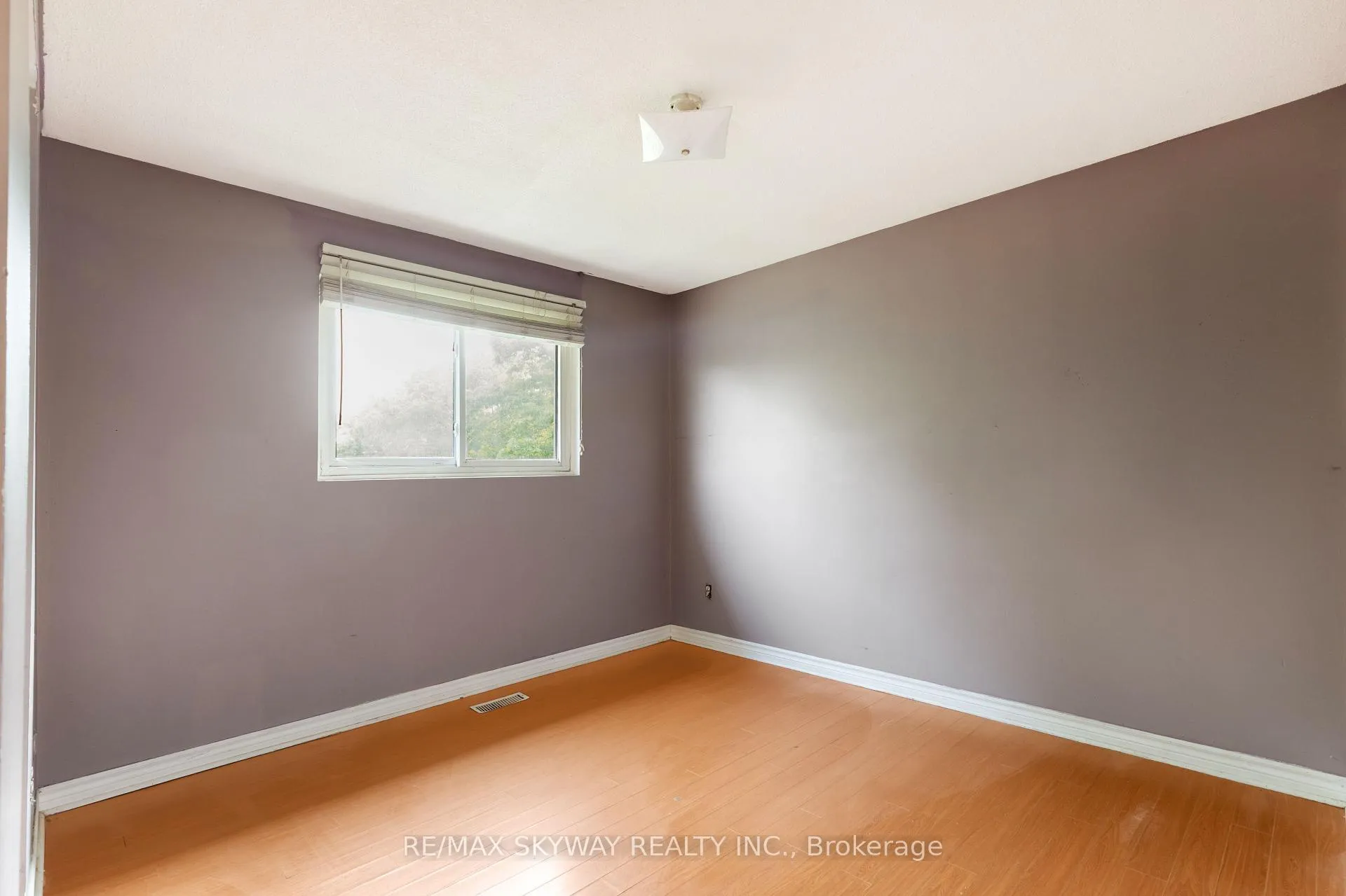 Photo 21 of 32 Maitland Street, Brampton, Central Park — HOMEH
