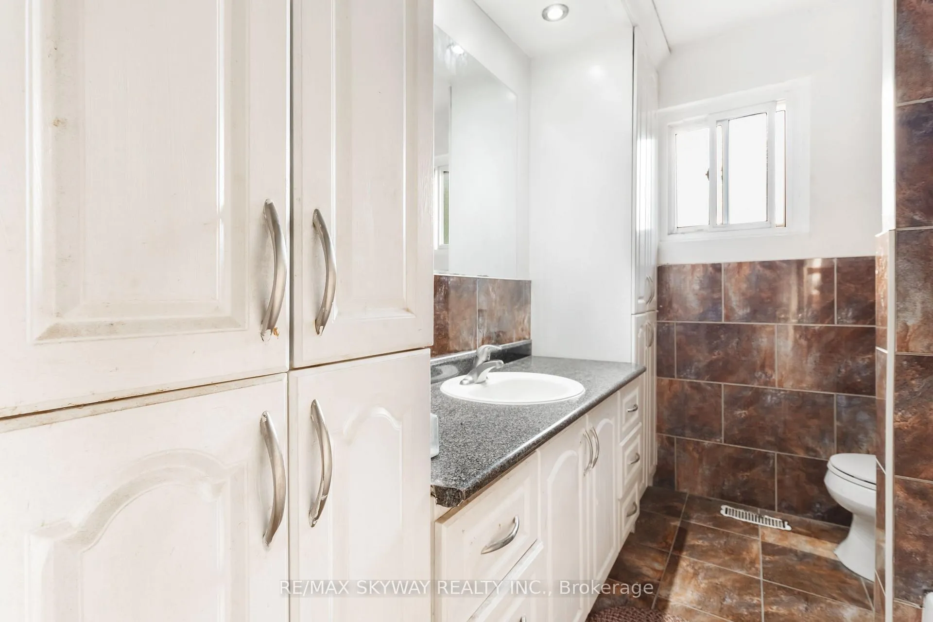Photo 25 of 32 Maitland Street, Brampton, Central Park — HOMEH