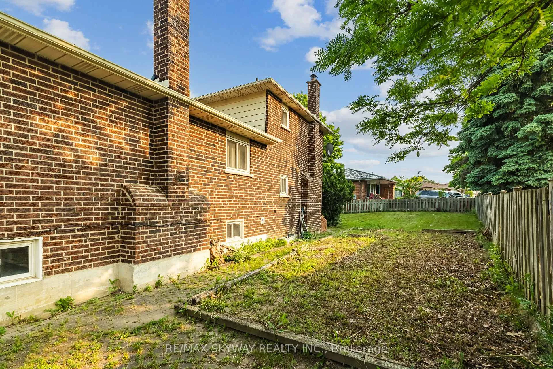 Photo 45 of 32 Maitland Street, Brampton, Central Park — HOMEH