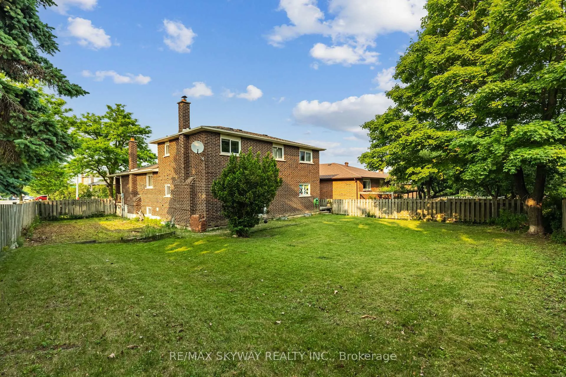 Photo 46 of 32 Maitland Street, Brampton, Central Park — HOMEH