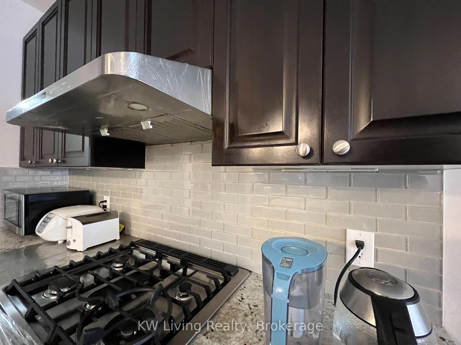 Photo 8 of 116 Elysian Fields Circle, Brampton, Bram West — HOMEH
