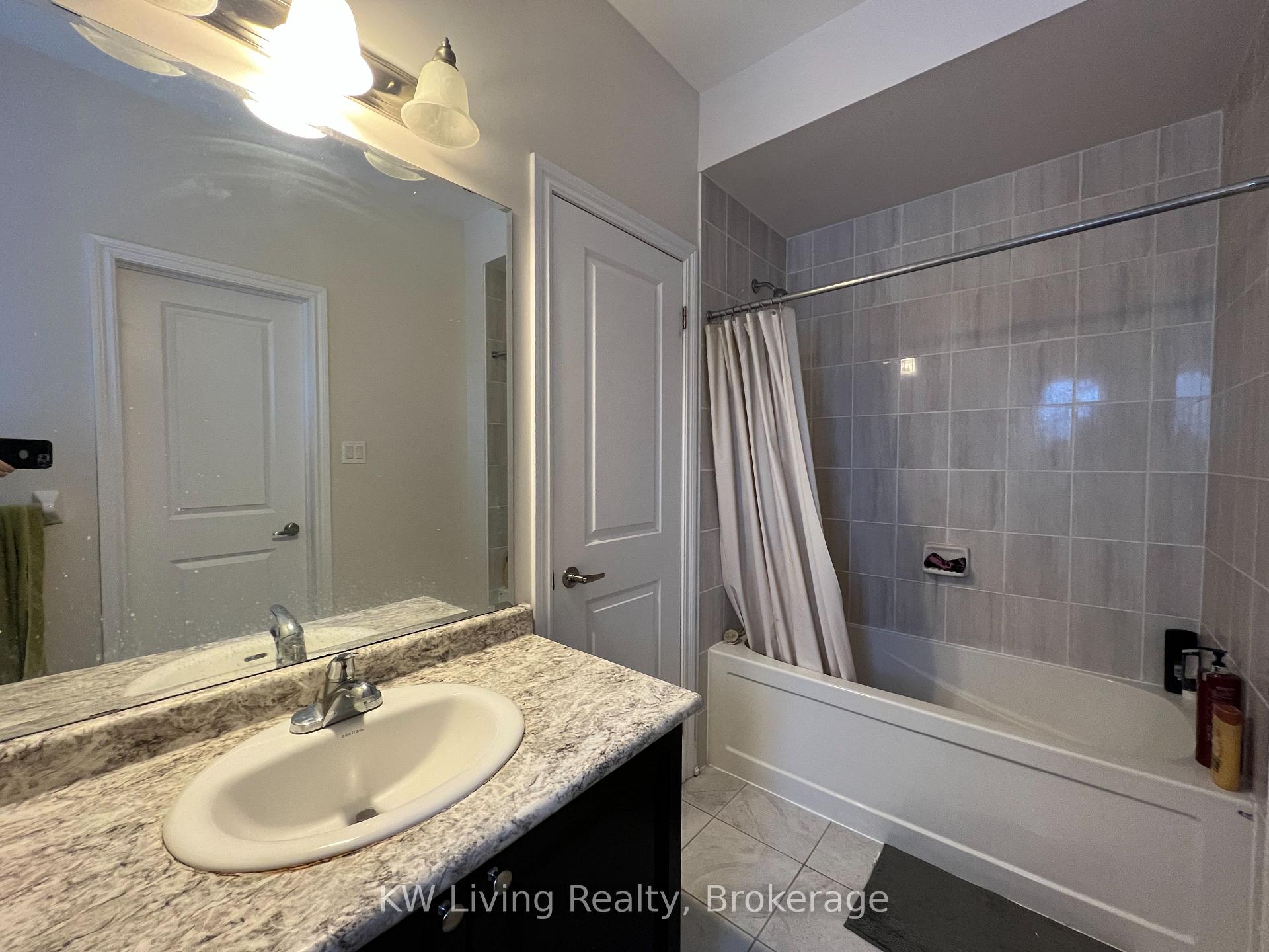 Photo 13 of 116 Elysian Fields Circle, Brampton, Bram West — HOMEH