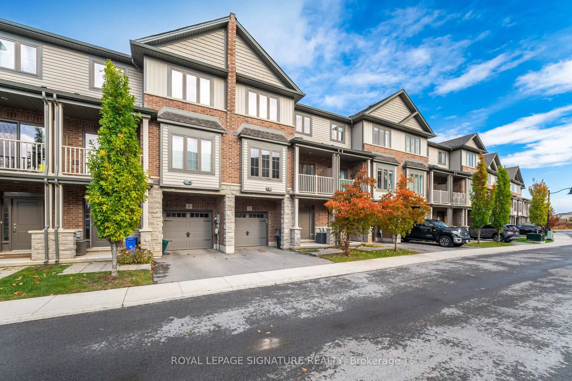 Photo 2 of 5 Ridgeside Lane, Hamilton, Waterdown — HOMEH