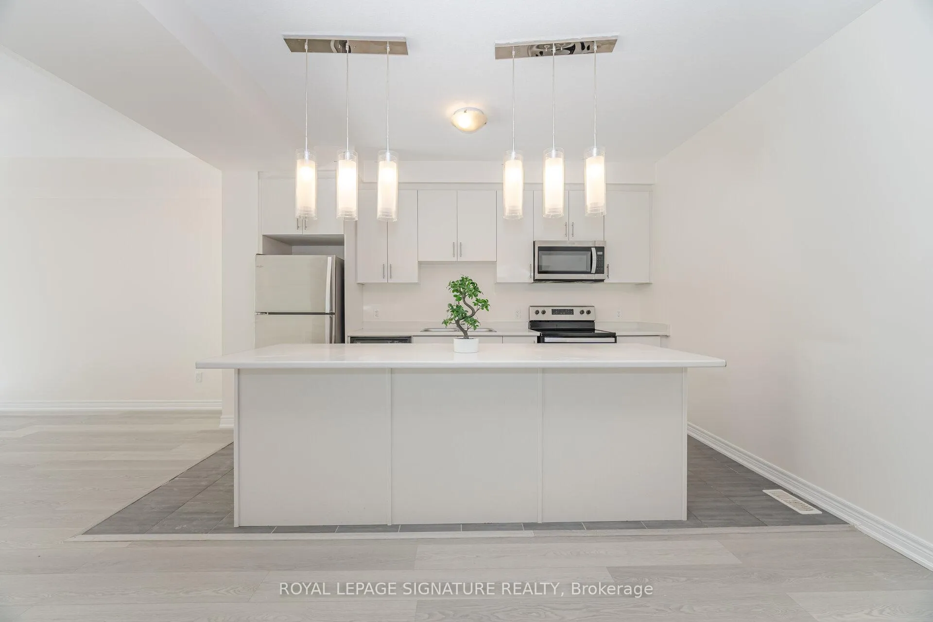 Photo 9 of 5 Ridgeside Lane, Hamilton, Waterdown — HOMEH