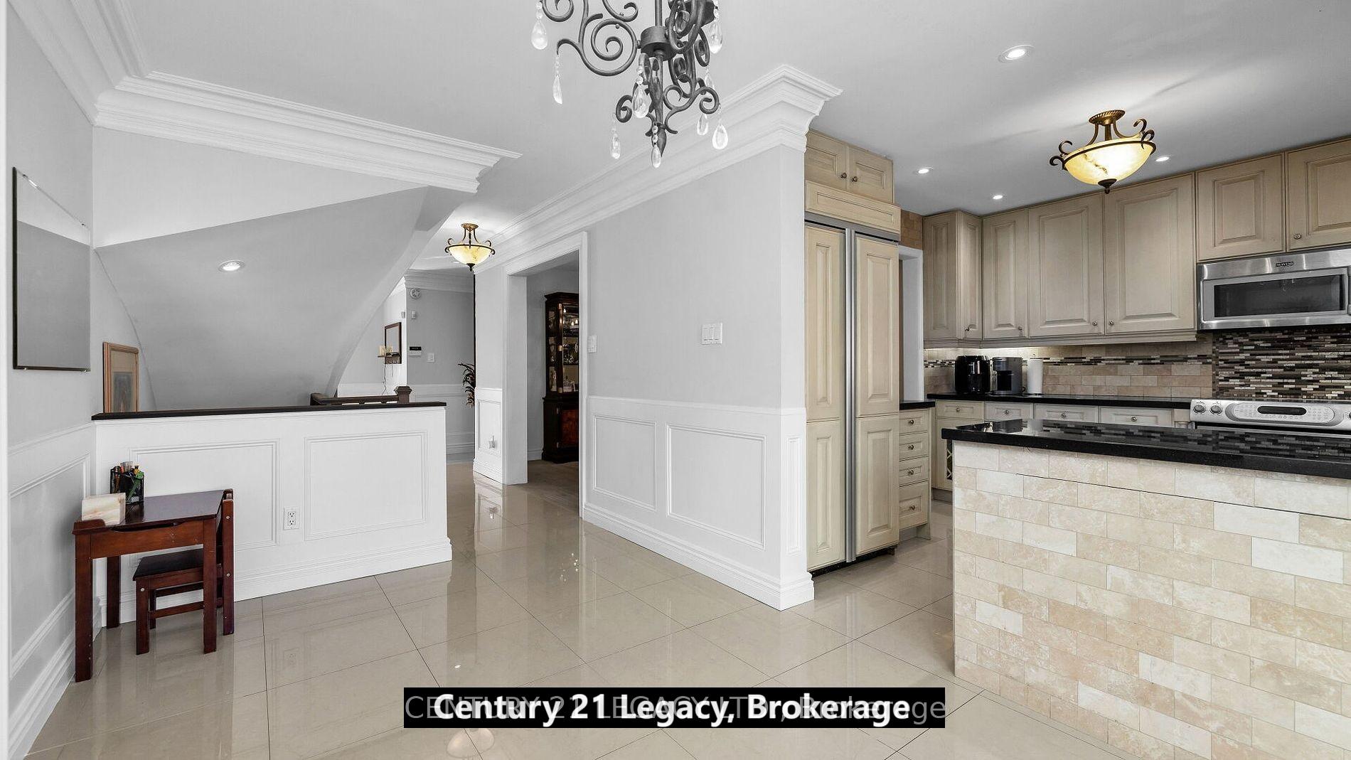 Photo 21 of 19 Kirk Drive, Brampton, Northwood Park — HOMEH