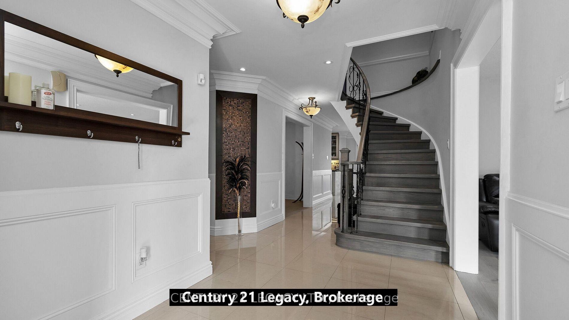 Photo 8 of 19 Kirk Drive, Brampton, Northwood Park — HOMEH