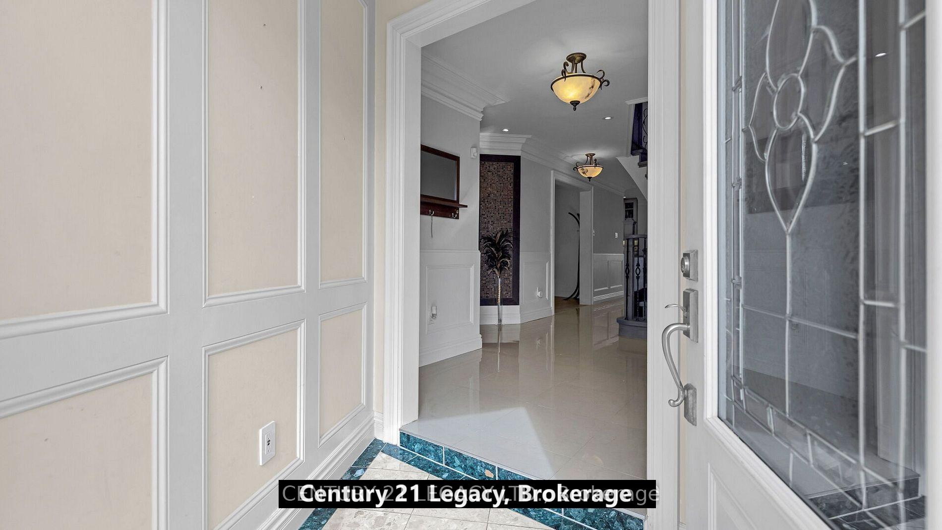 Photo 12 of 19 Kirk Drive, Brampton, Northwood Park — HOMEH
