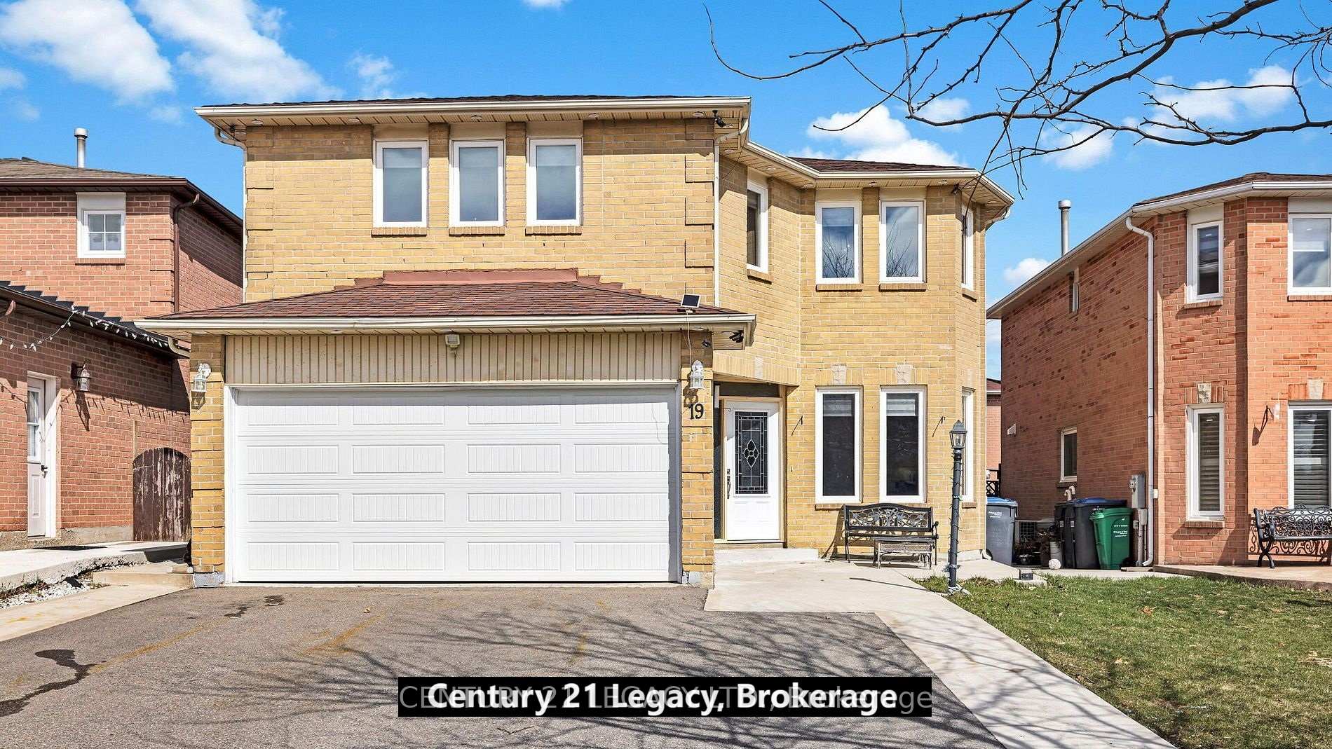Photo 15 of 19 Kirk Drive, Brampton, Northwood Park — HOMEH