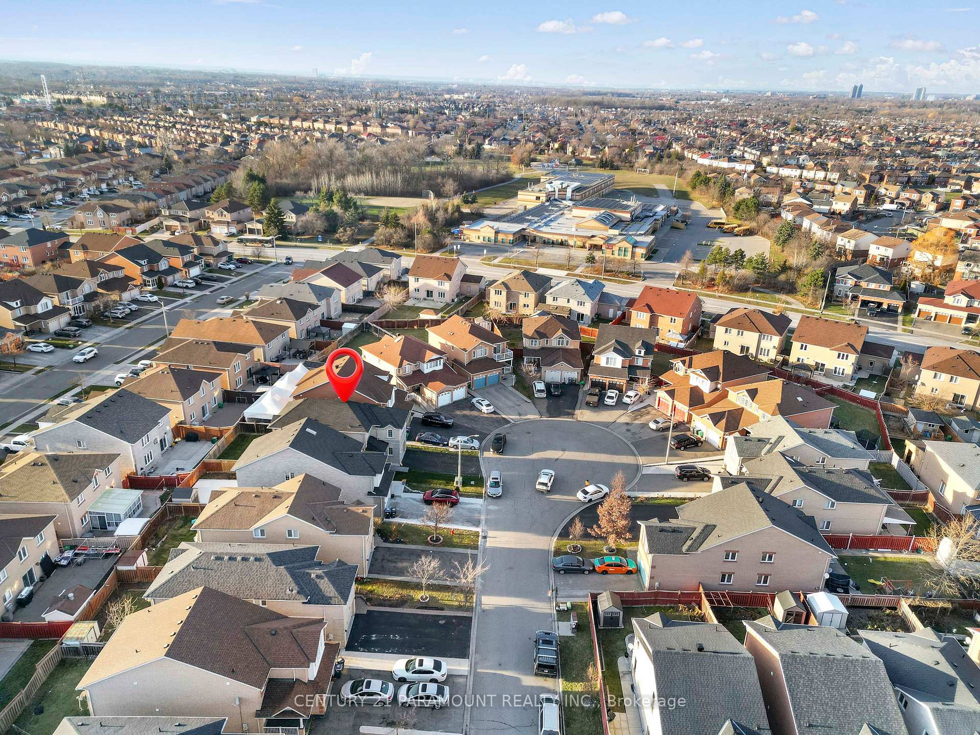Photo 2 of 12 Hefferon Court, Brampton, Fletcher's Creek South — HOMEH