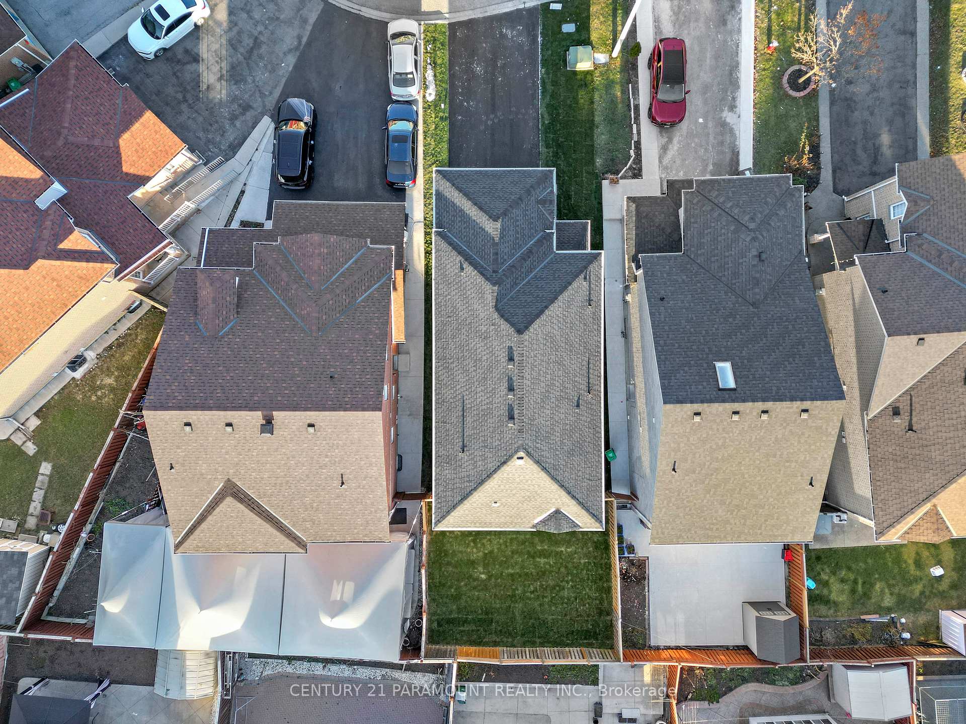 Photo 6 of 12 Hefferon Court, Brampton, Fletcher's Creek South — HOMEH