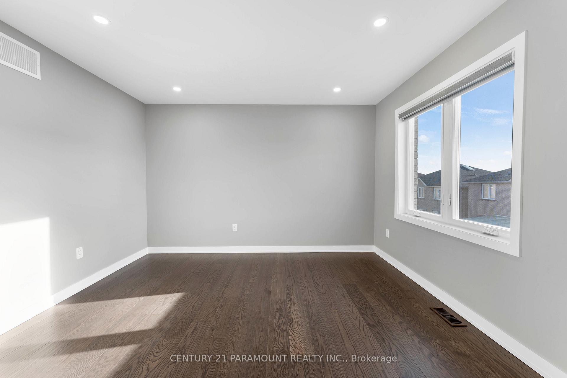 Photo 13 of 12 Hefferon Court, Brampton, Fletcher's Creek South — HOMEH