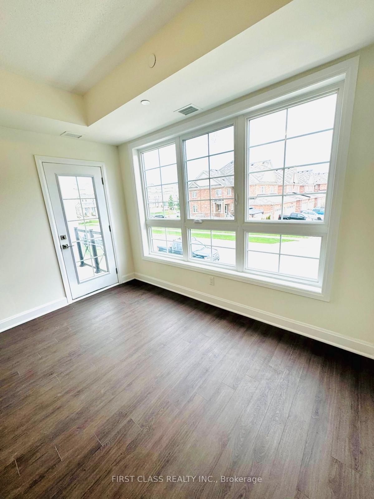 Photo 11 of Unit 206, 50 Lakebreeze Drive, Clarington, Newcastle — HOMEH