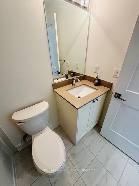 Photo 16 of Unit 206, 50 Lakebreeze Drive, Clarington, Newcastle — HOMEH