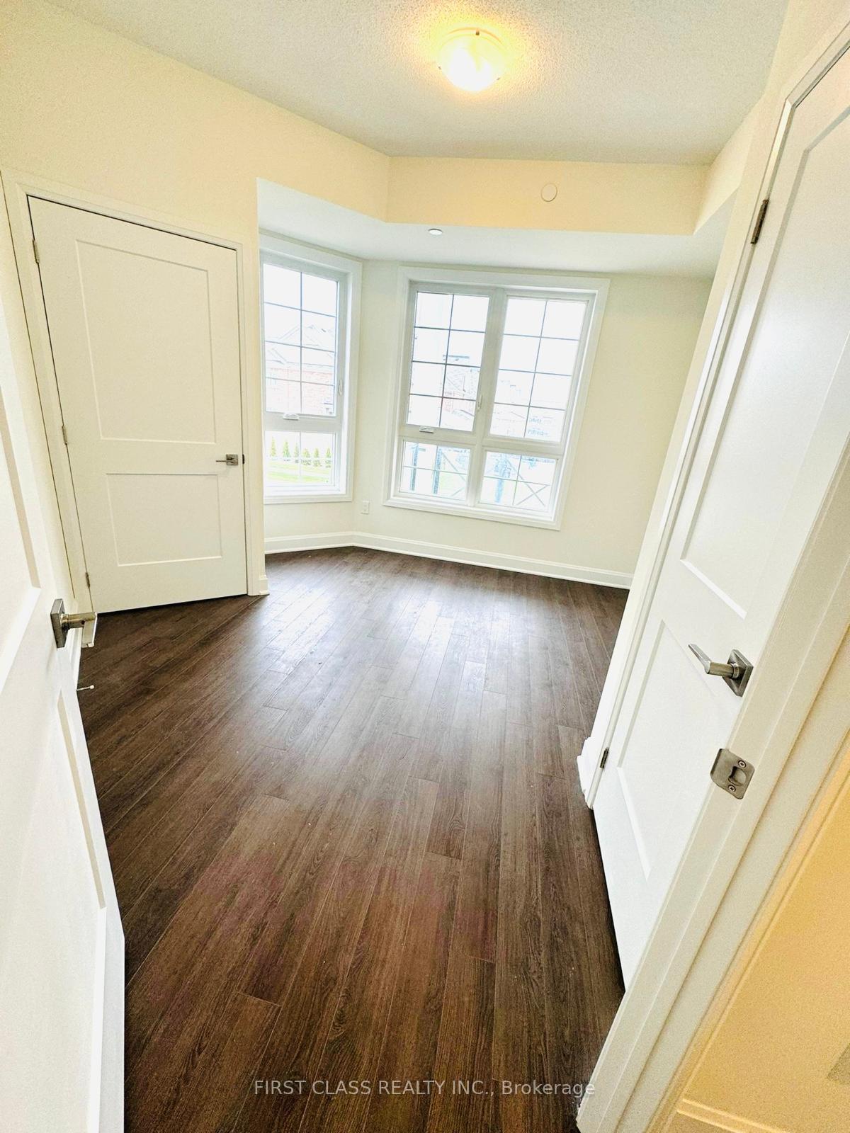 Photo 20 of Unit 206, 50 Lakebreeze Drive, Clarington, Newcastle — HOMEH