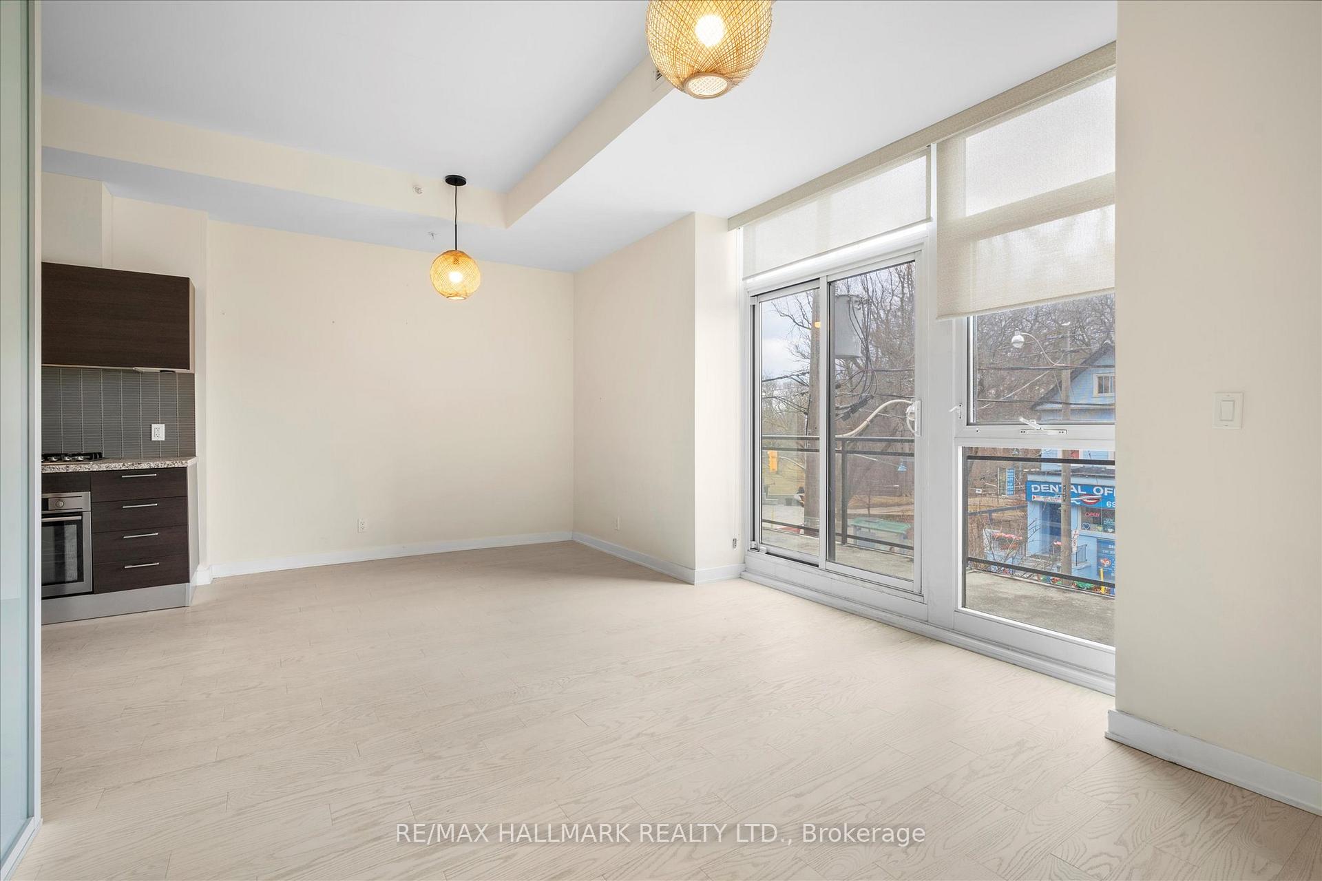 Photo 10 of Unit 203, 2 Bellefair Avenue, Toronto, The Beaches — HOMEH