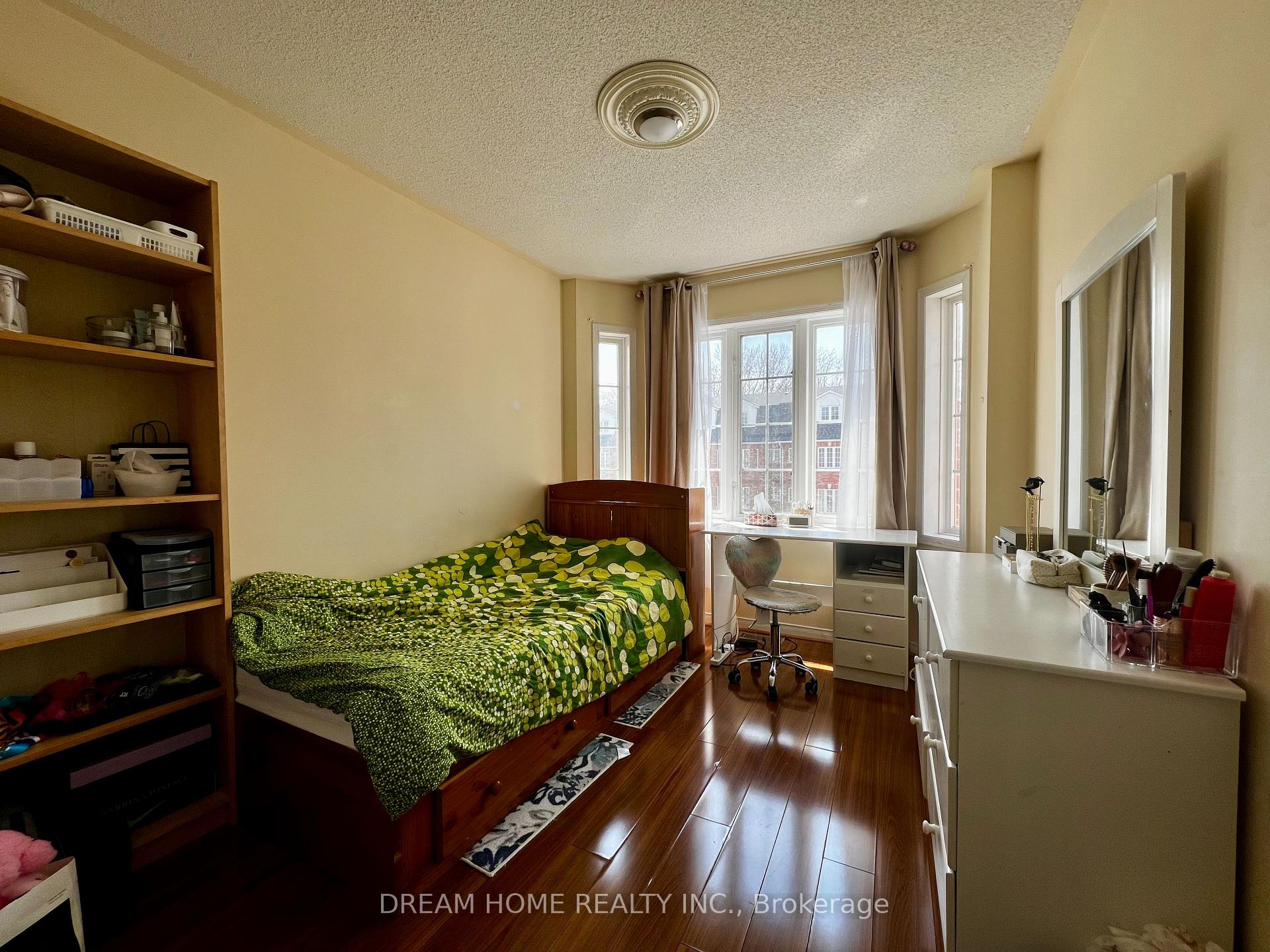Photo 24 of 41 Bethune Way, Markham, Milliken Mills East — HOMEH